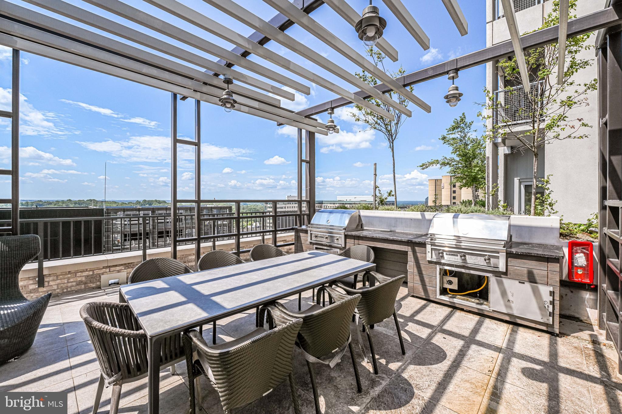 THE VERSE CONDO - Residential