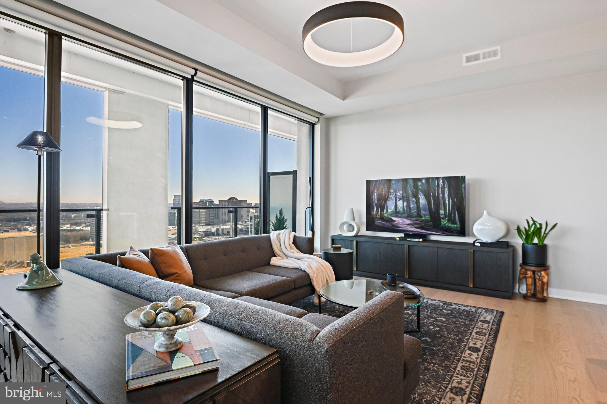 THE VERSE CONDO - Residential