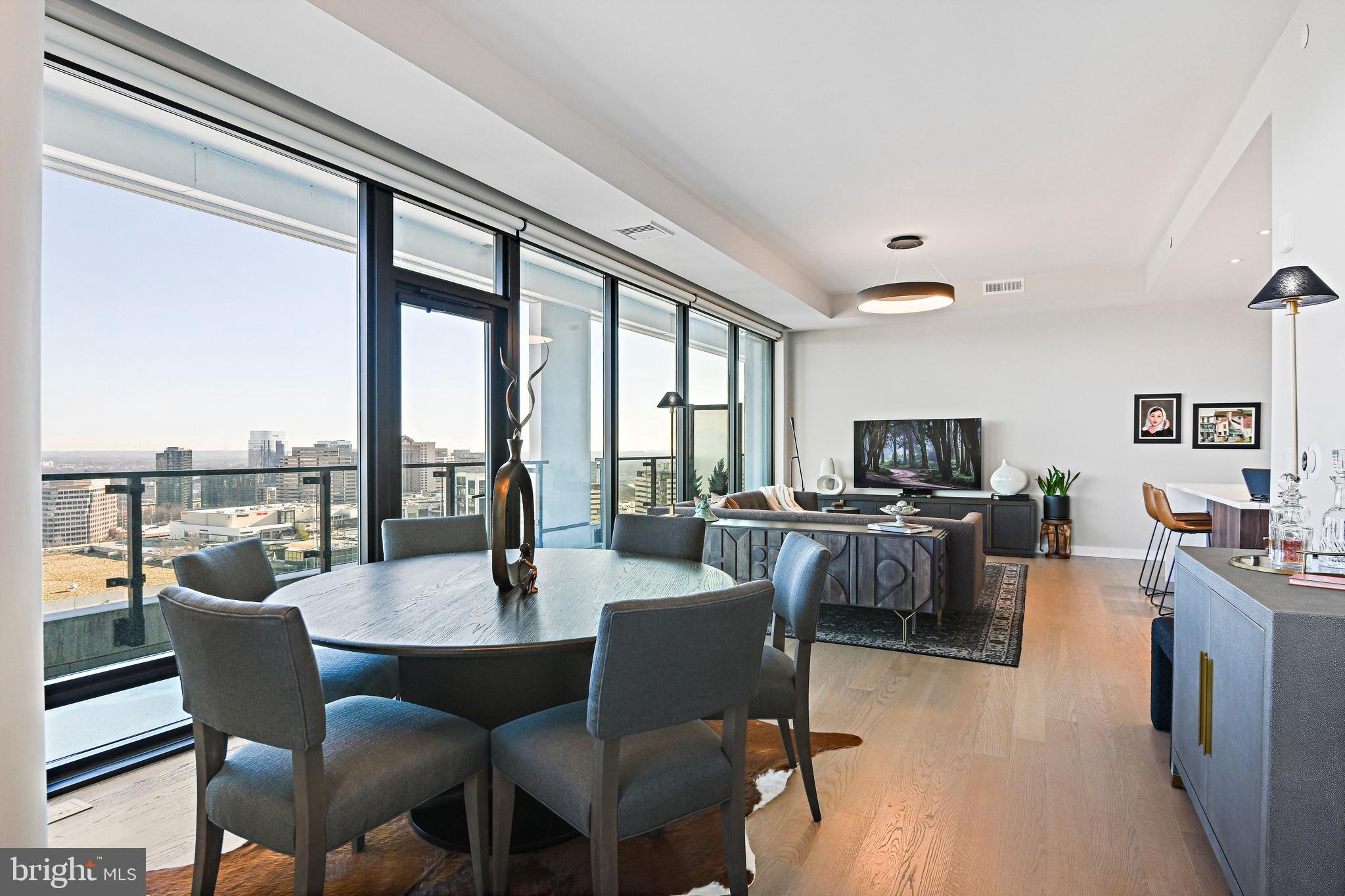 THE VERSE CONDO - Residential