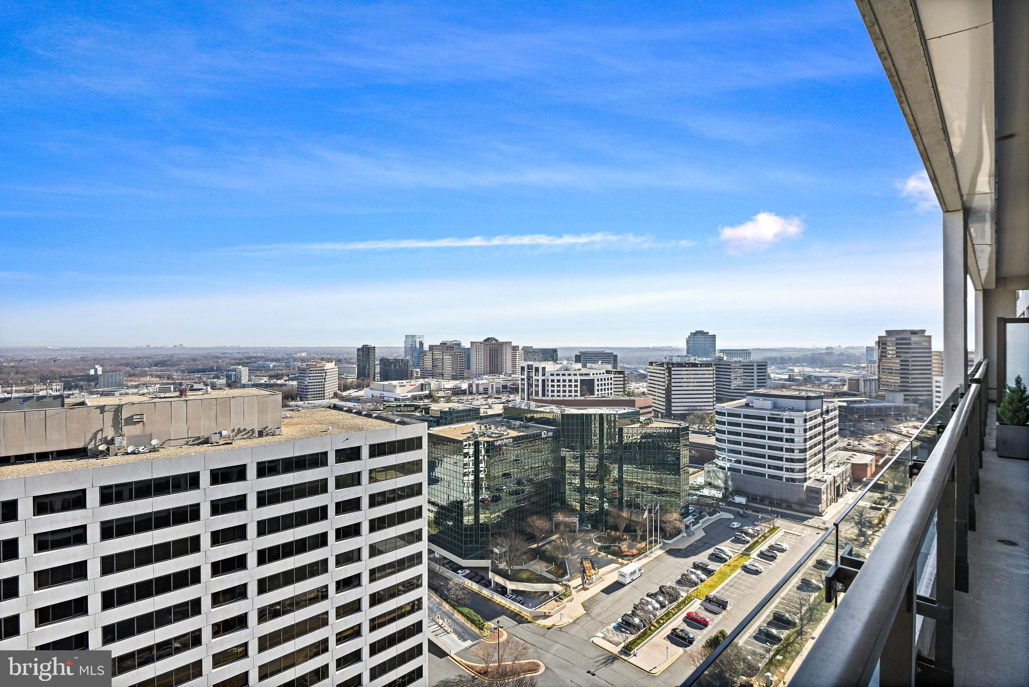 THE VERSE CONDO - Residential