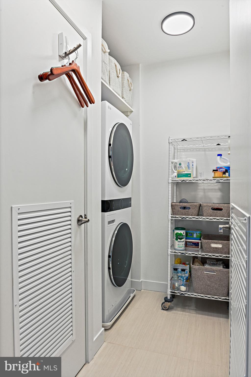 THE VERSE CONDO - Residential