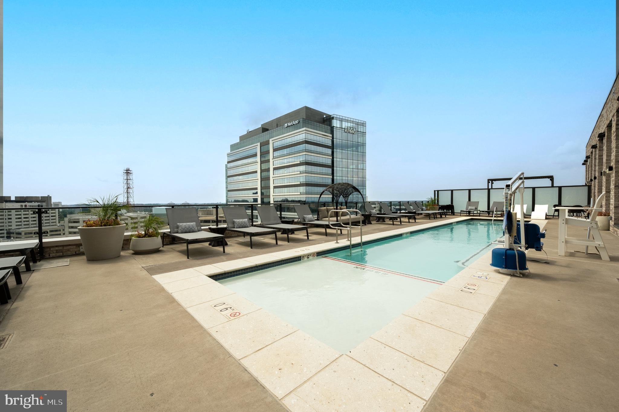 THE VERSE CONDO - Residential