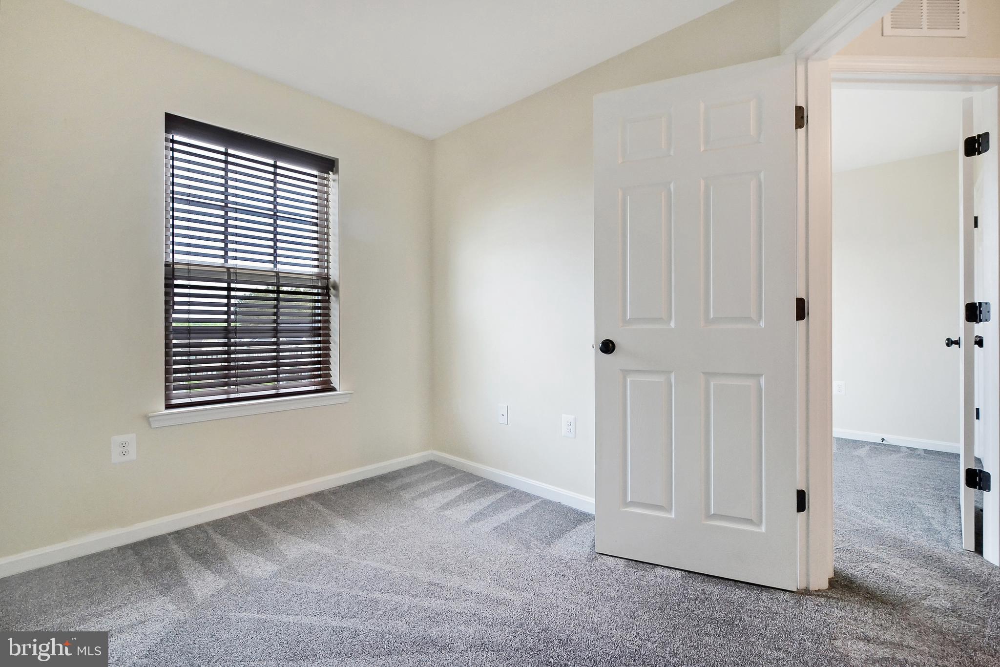 ELIZABETH HILLS PHASE 1 - Residential Lease