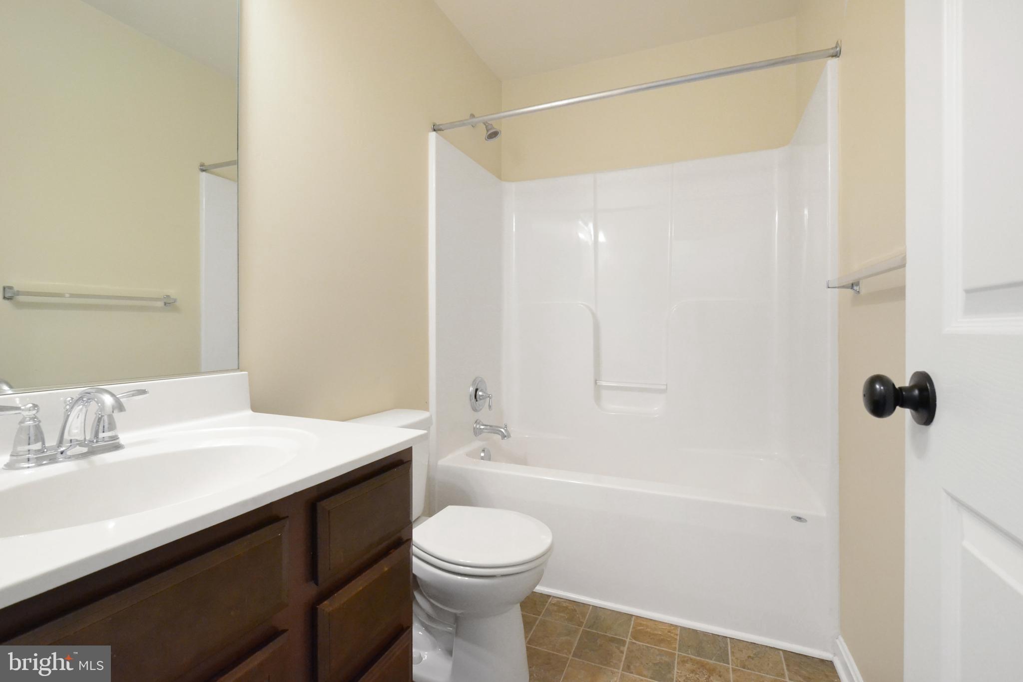 ELIZABETH HILLS PHASE 1 - Residential Lease