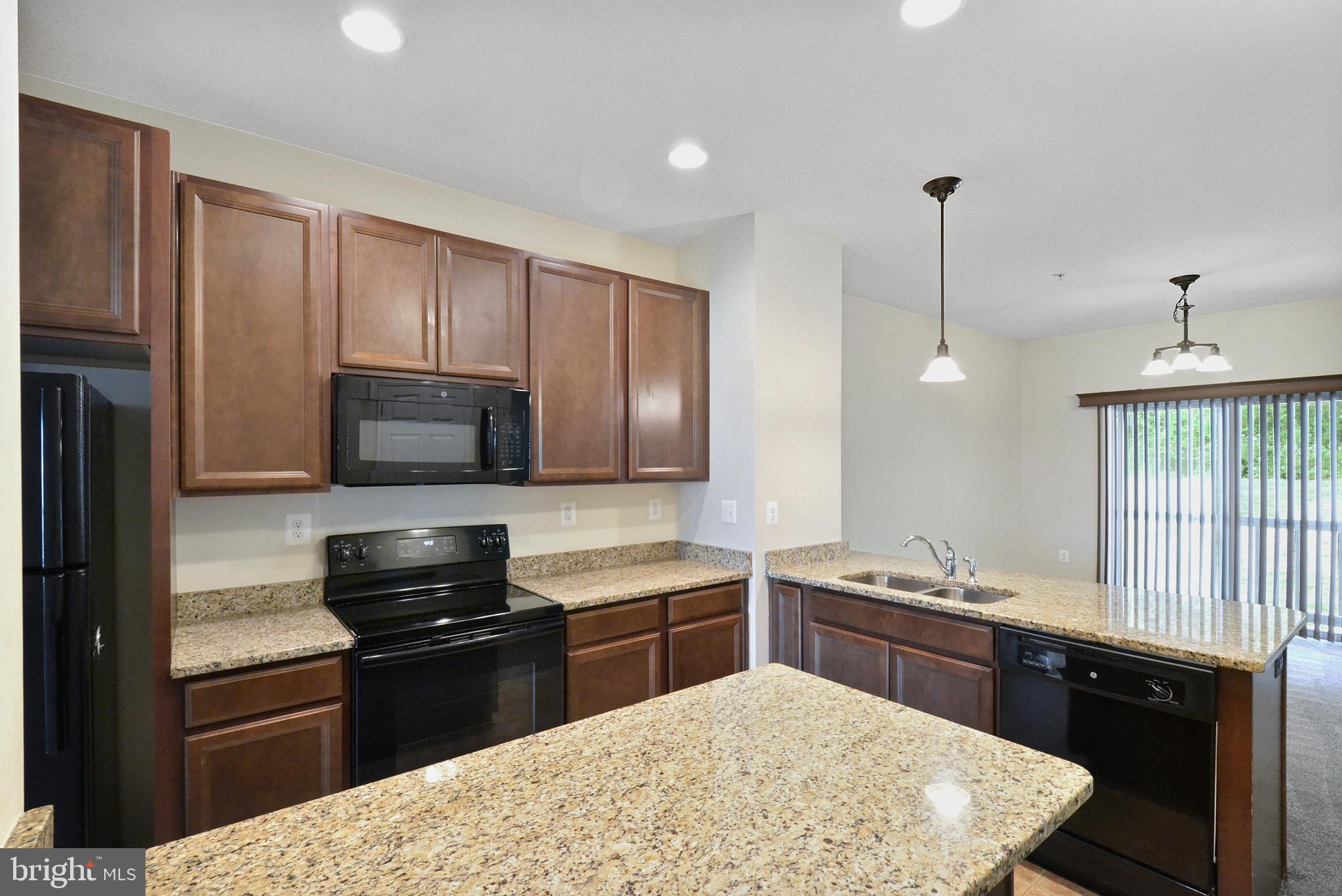 ELIZABETH HILLS PHASE 1 - Residential Lease