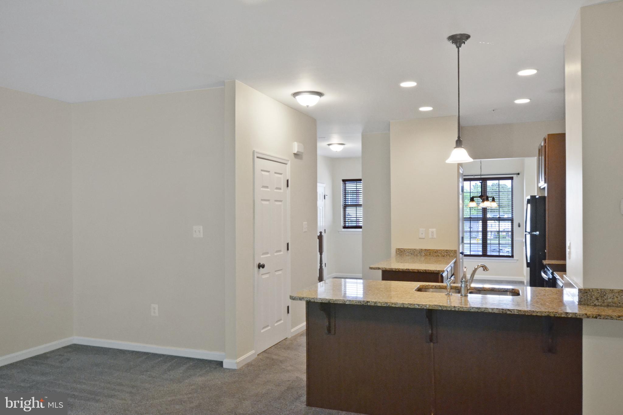 ELIZABETH HILLS PHASE 1 - Residential Lease