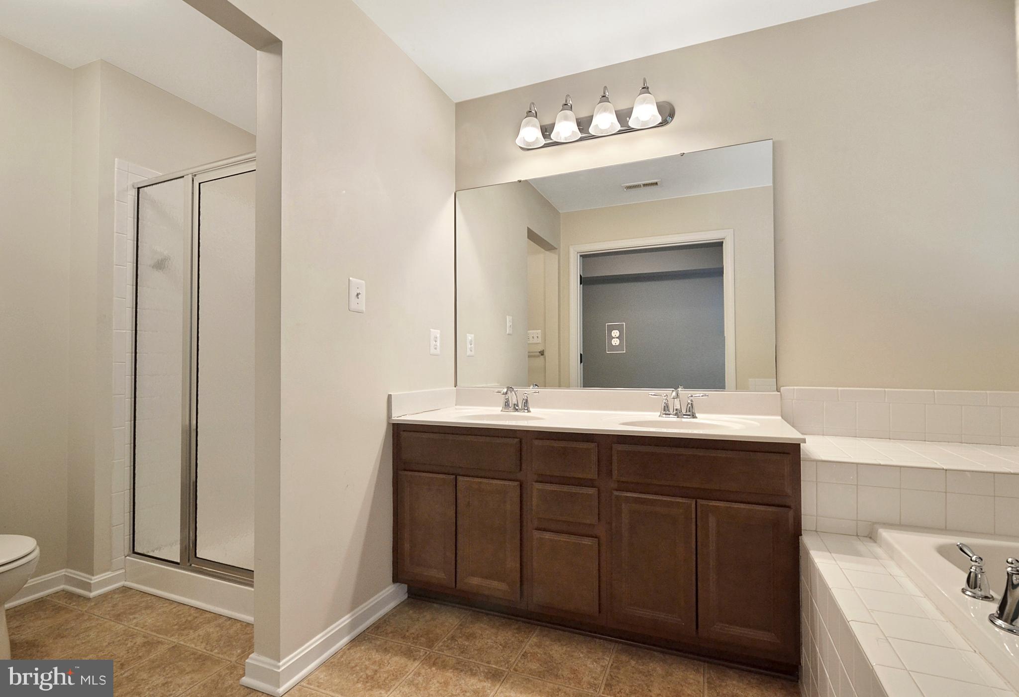 ELIZABETH HILLS PHASE 1 - Residential Lease