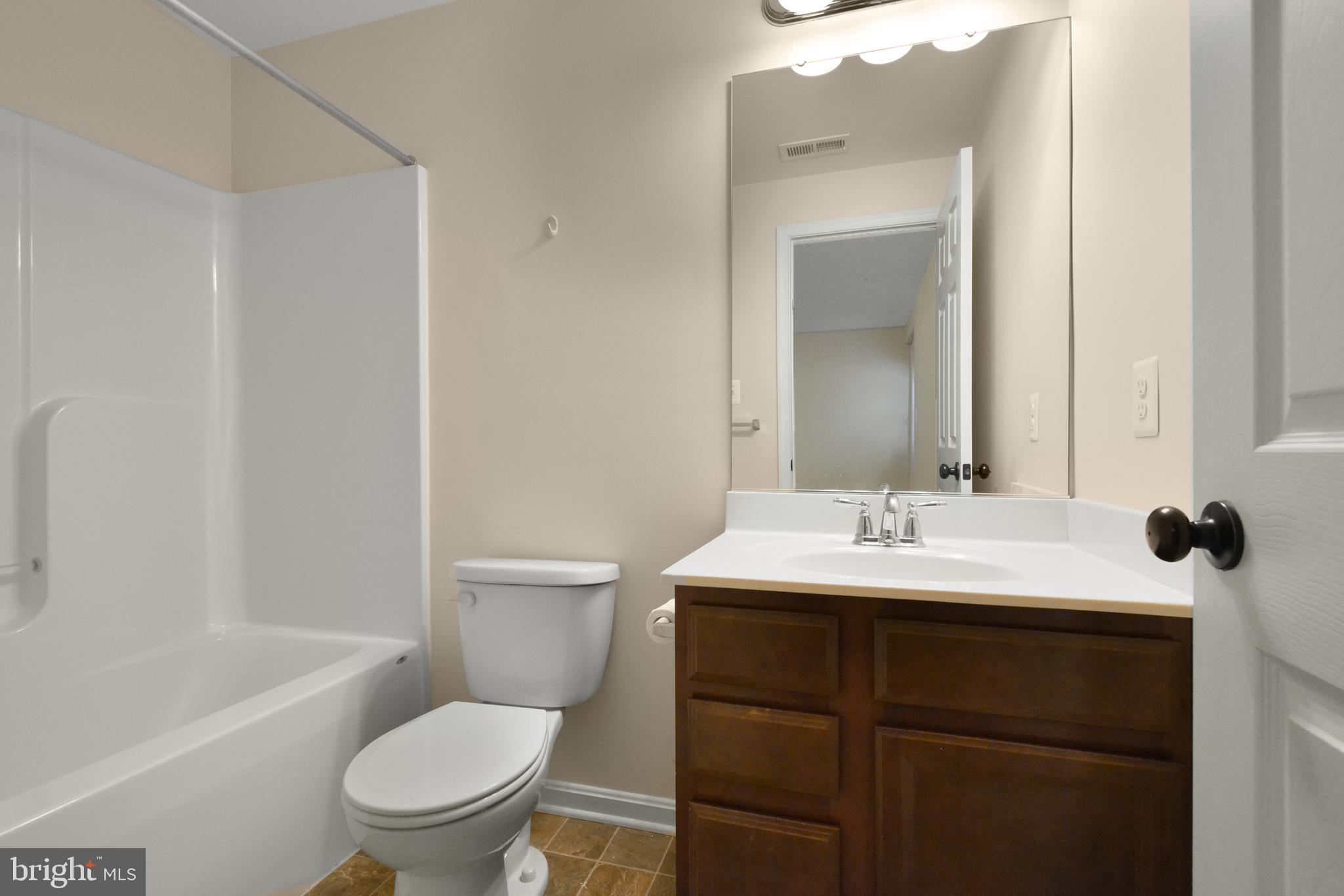 ELIZABETH HILLS PHASE 1 - Residential Lease