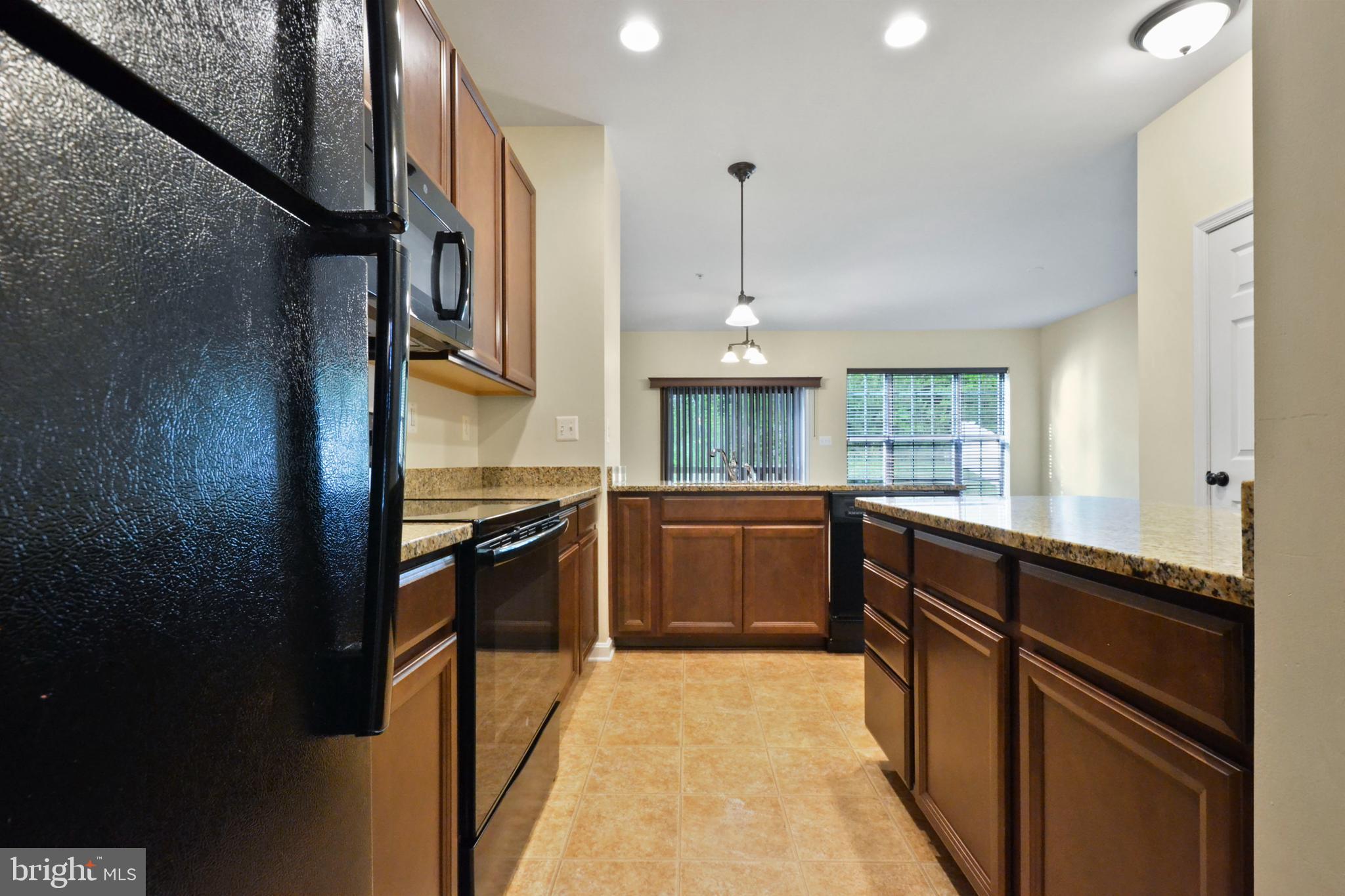 ELIZABETH HILLS PHASE 1 - Residential Lease