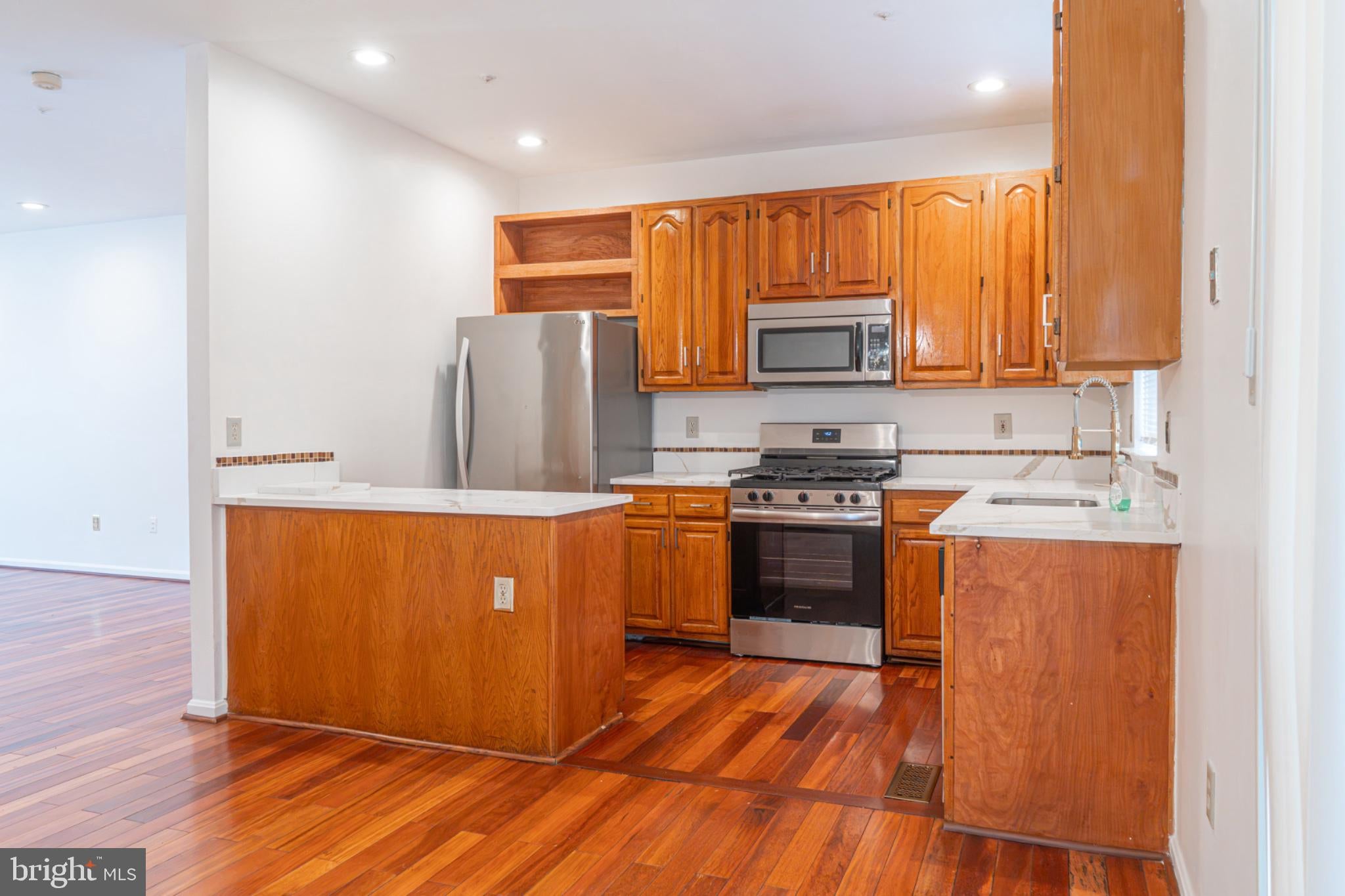 744 FARAWAY COURT