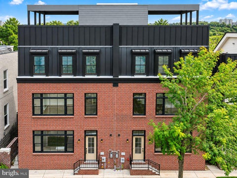 Townhouse For Sale - 210 Kalos Street<br/> PHILADELPHIA, PA 19128