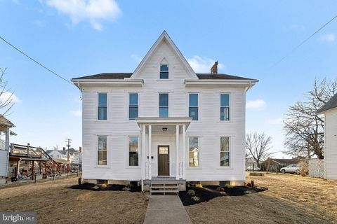 35 N FRANKLIN STREET WAYNESBORO PA 17268