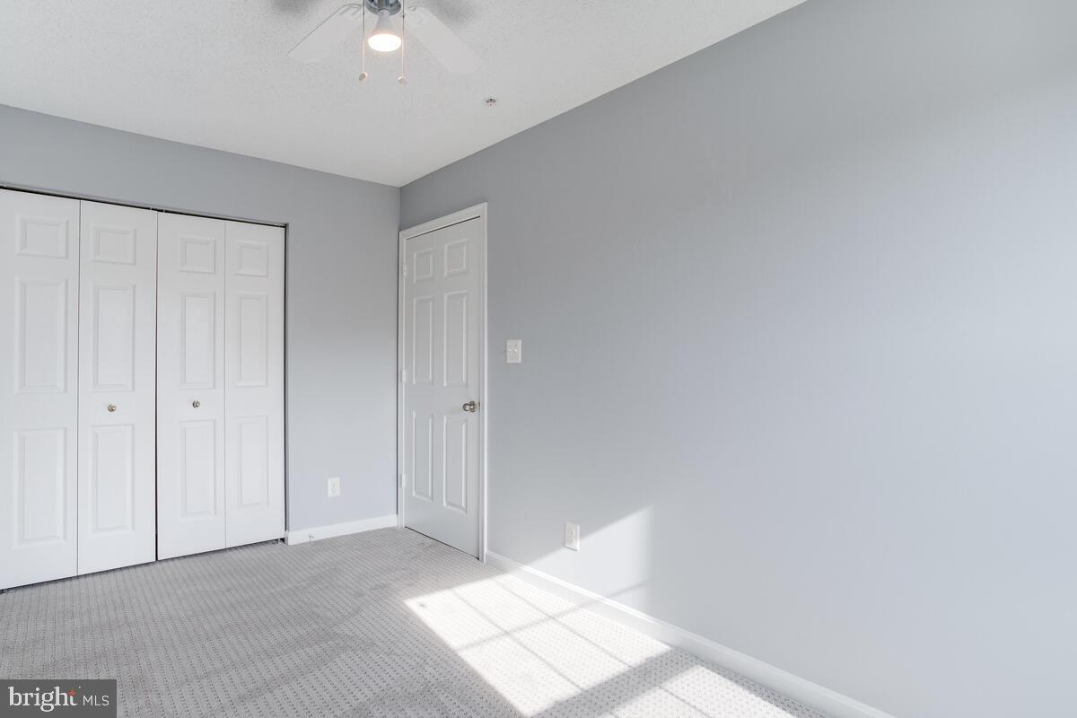 SHEFFIELD GLEN TOWNHOMES - Residential