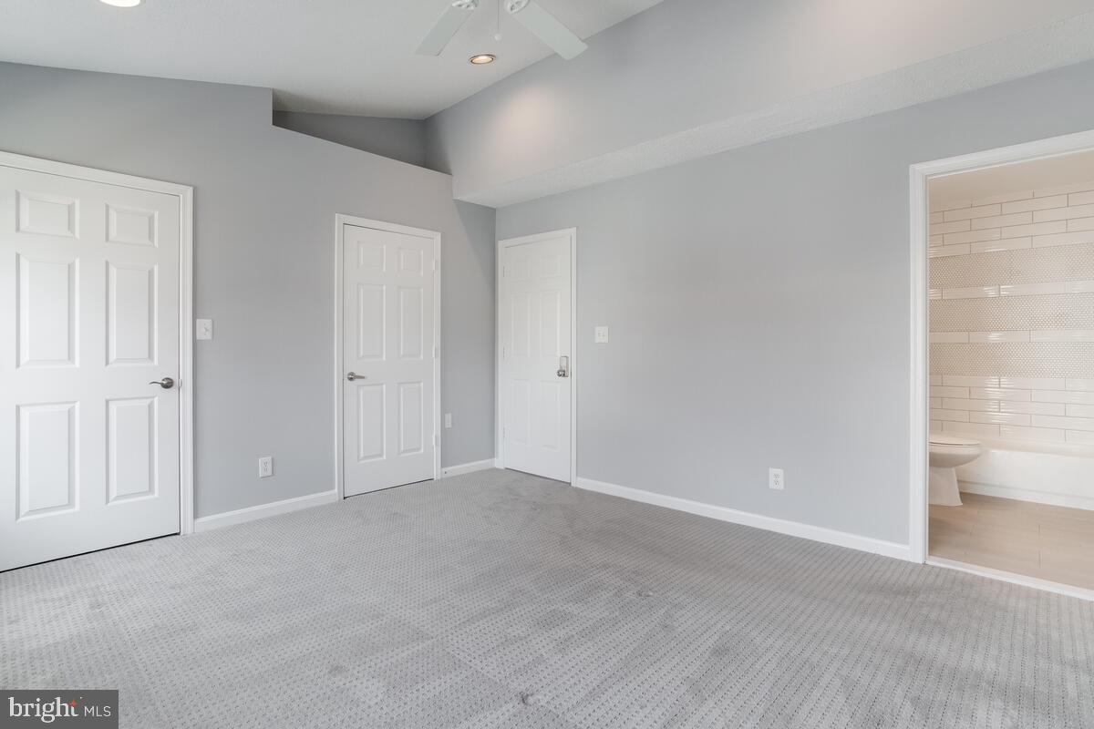 SHEFFIELD GLEN TOWNHOMES - Residential