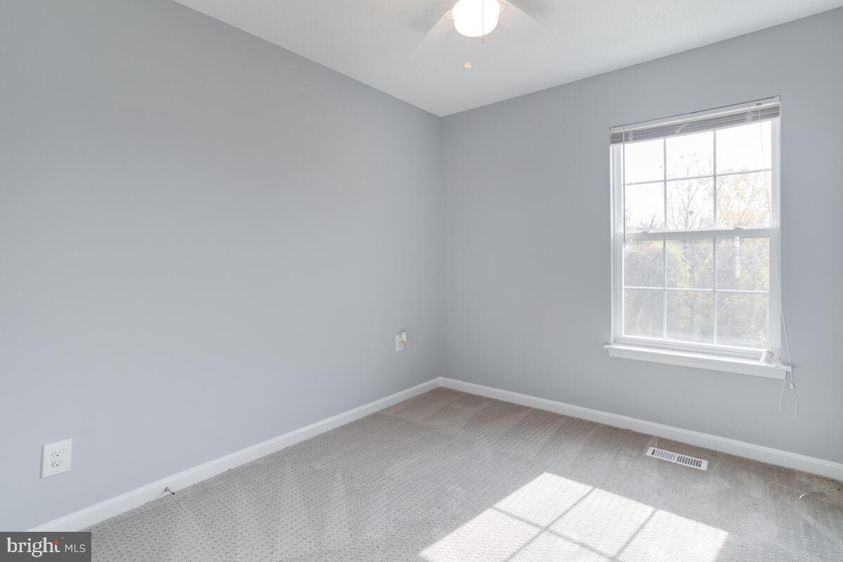 SHEFFIELD GLEN TOWNHOMES - Residential