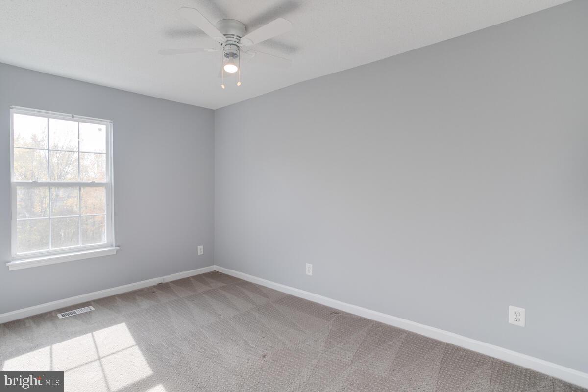 SHEFFIELD GLEN TOWNHOMES - Residential