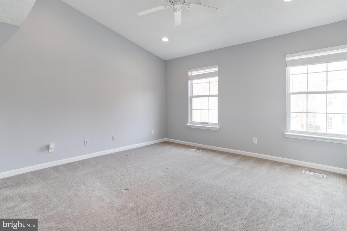 SHEFFIELD GLEN TOWNHOMES - Residential