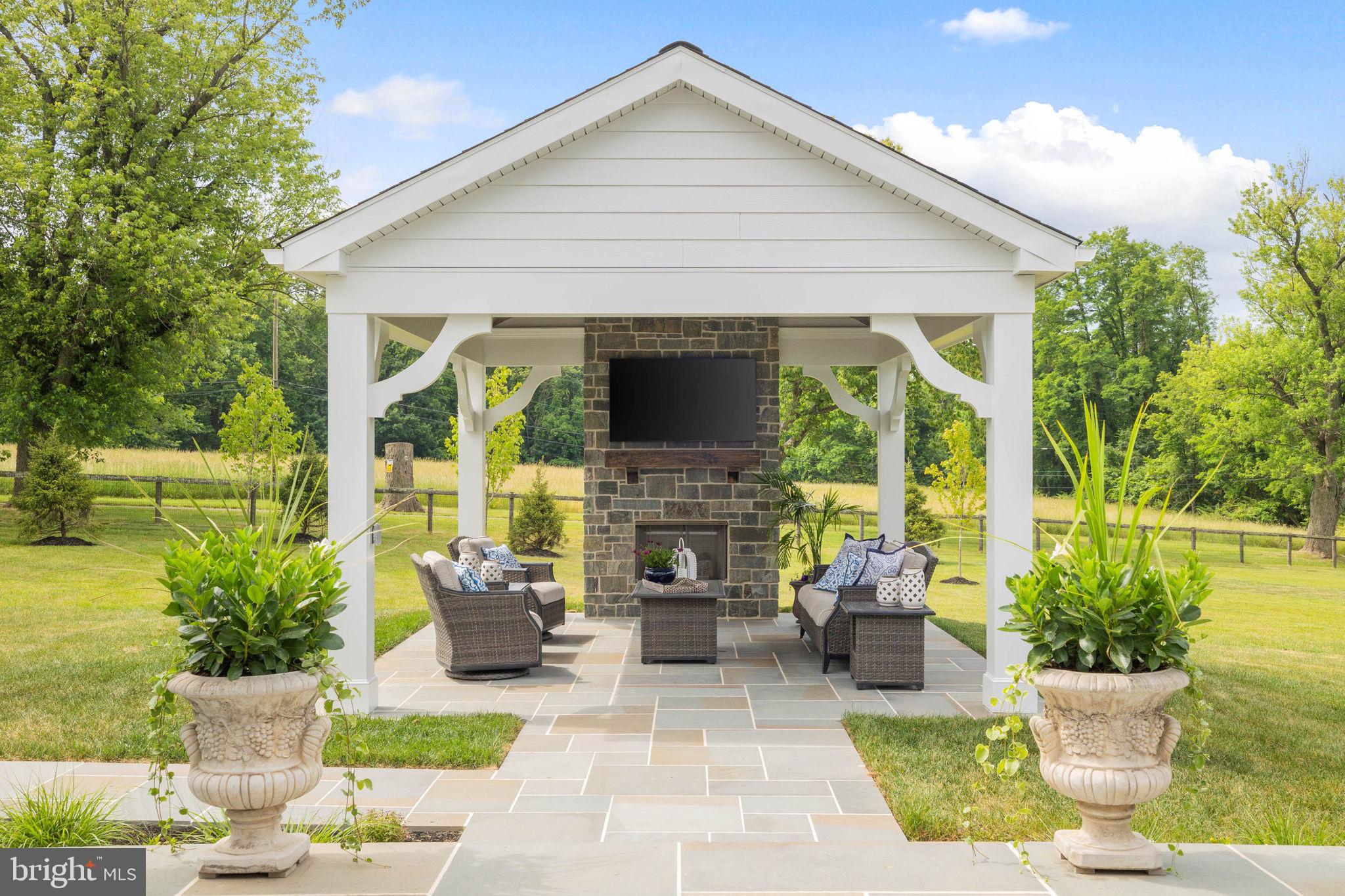 RED BARN FARMS - Residential