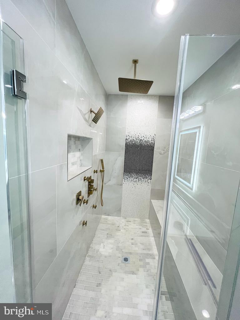 PIMMIT HILLS - Residential