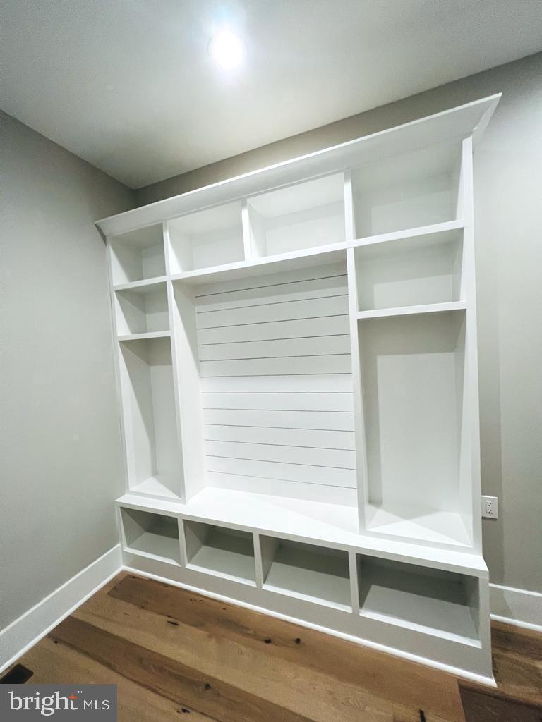 PIMMIT HILLS - Residential