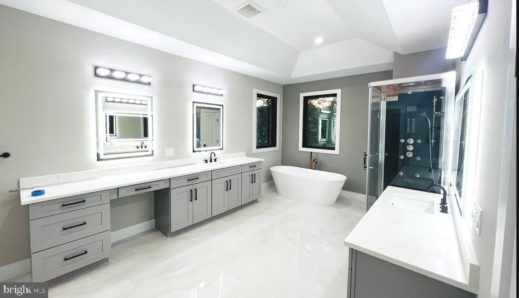 PIMMIT HILLS - Residential