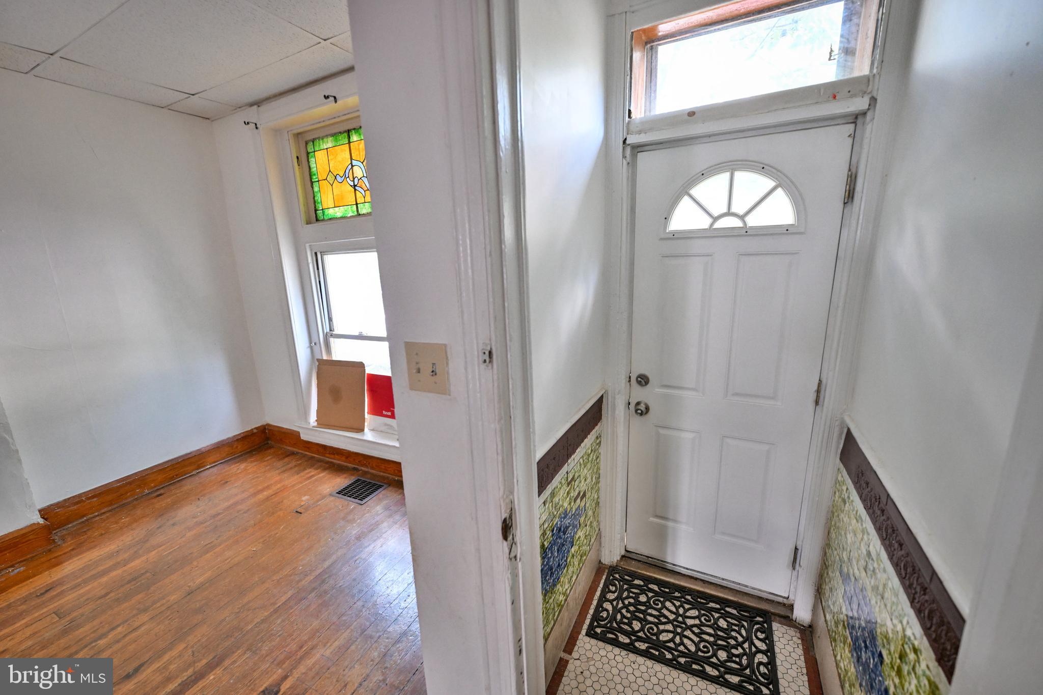 10 S ELLWOOD AVENUE