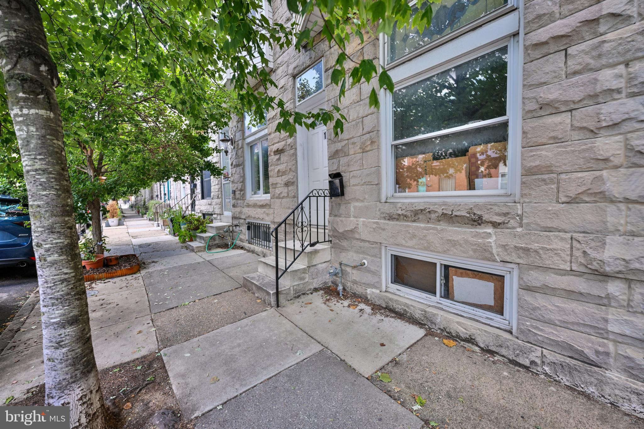 10 S ELLWOOD AVENUE
