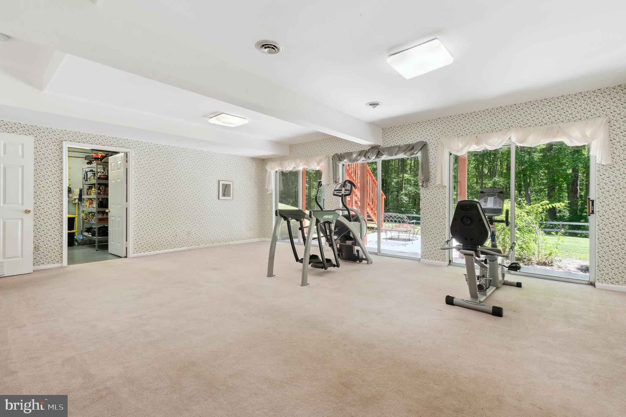 QUEEN ANNE ESTATES - Residential