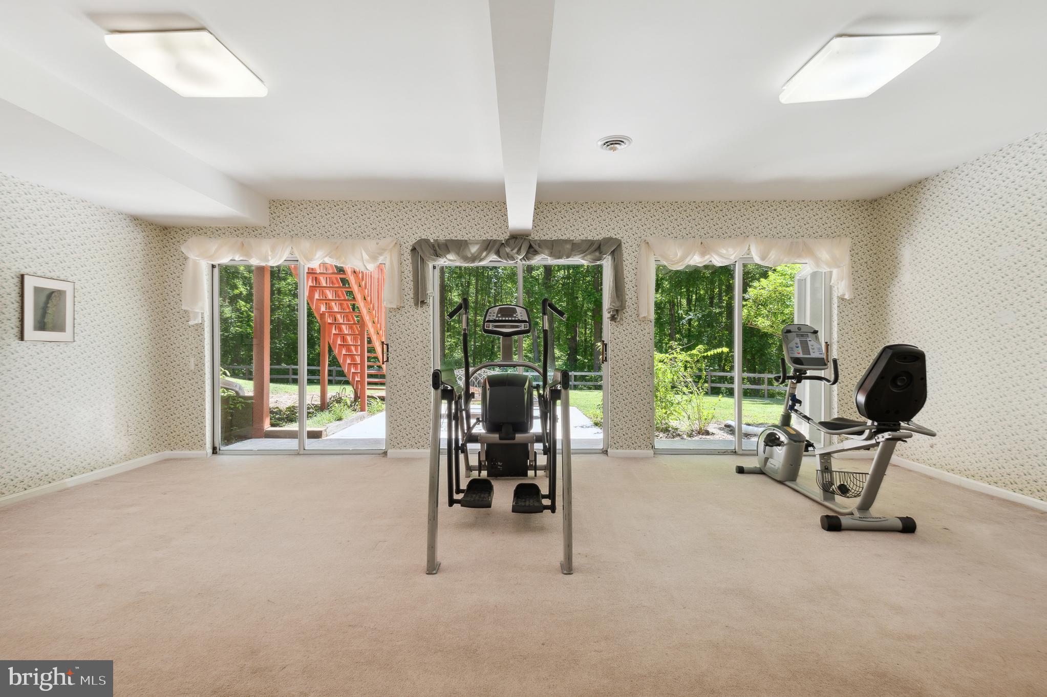 QUEEN ANNE ESTATES - Residential