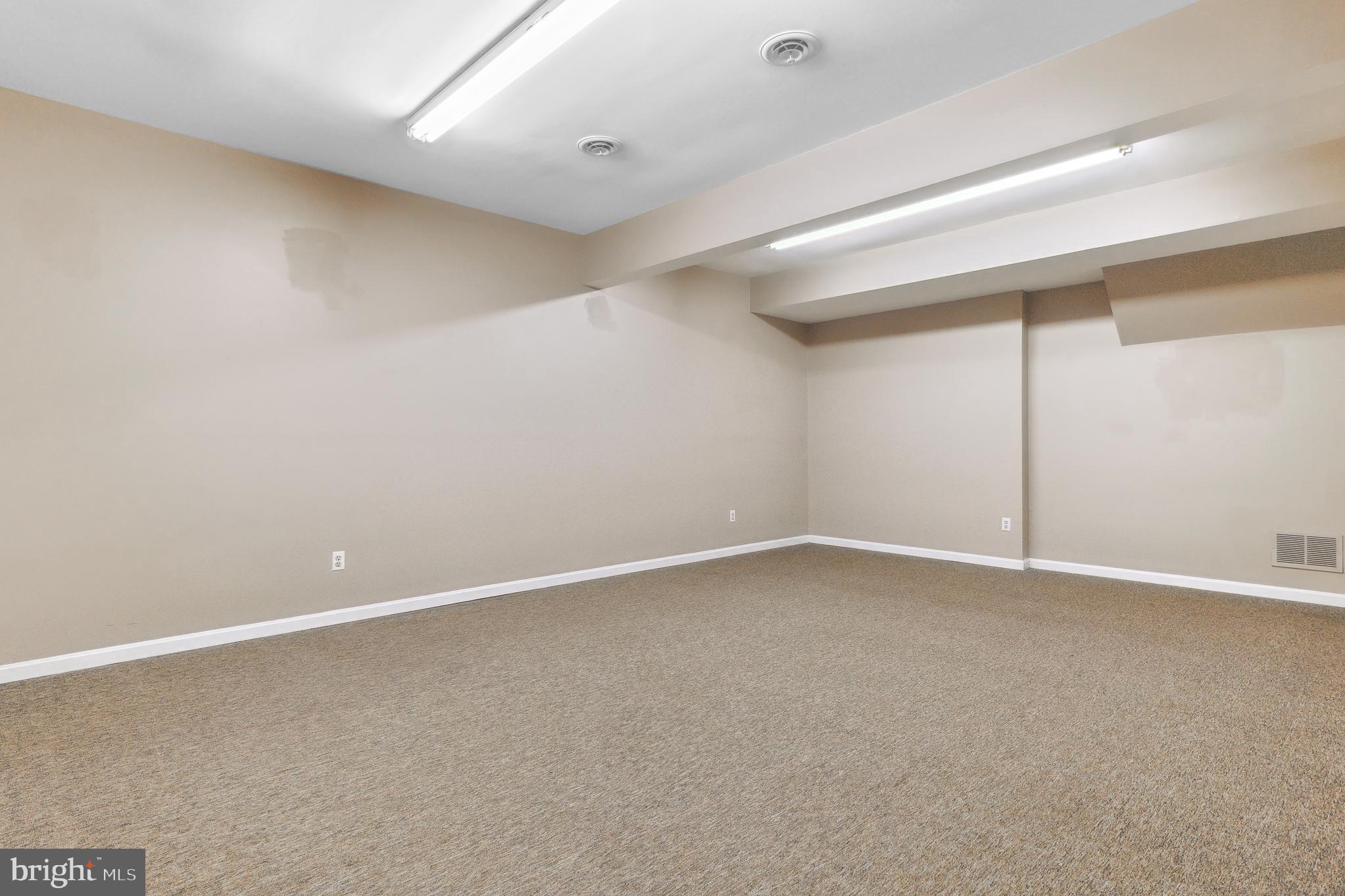 QUEEN ANNE ESTATES - Residential