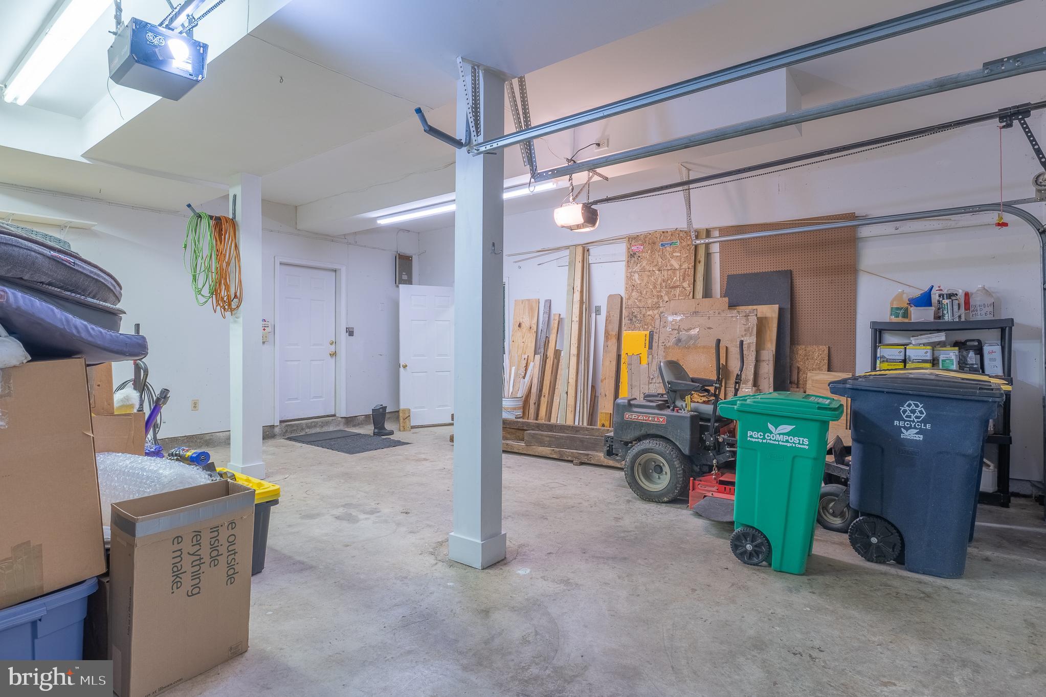 QUEEN ANNE ESTATES - Residential