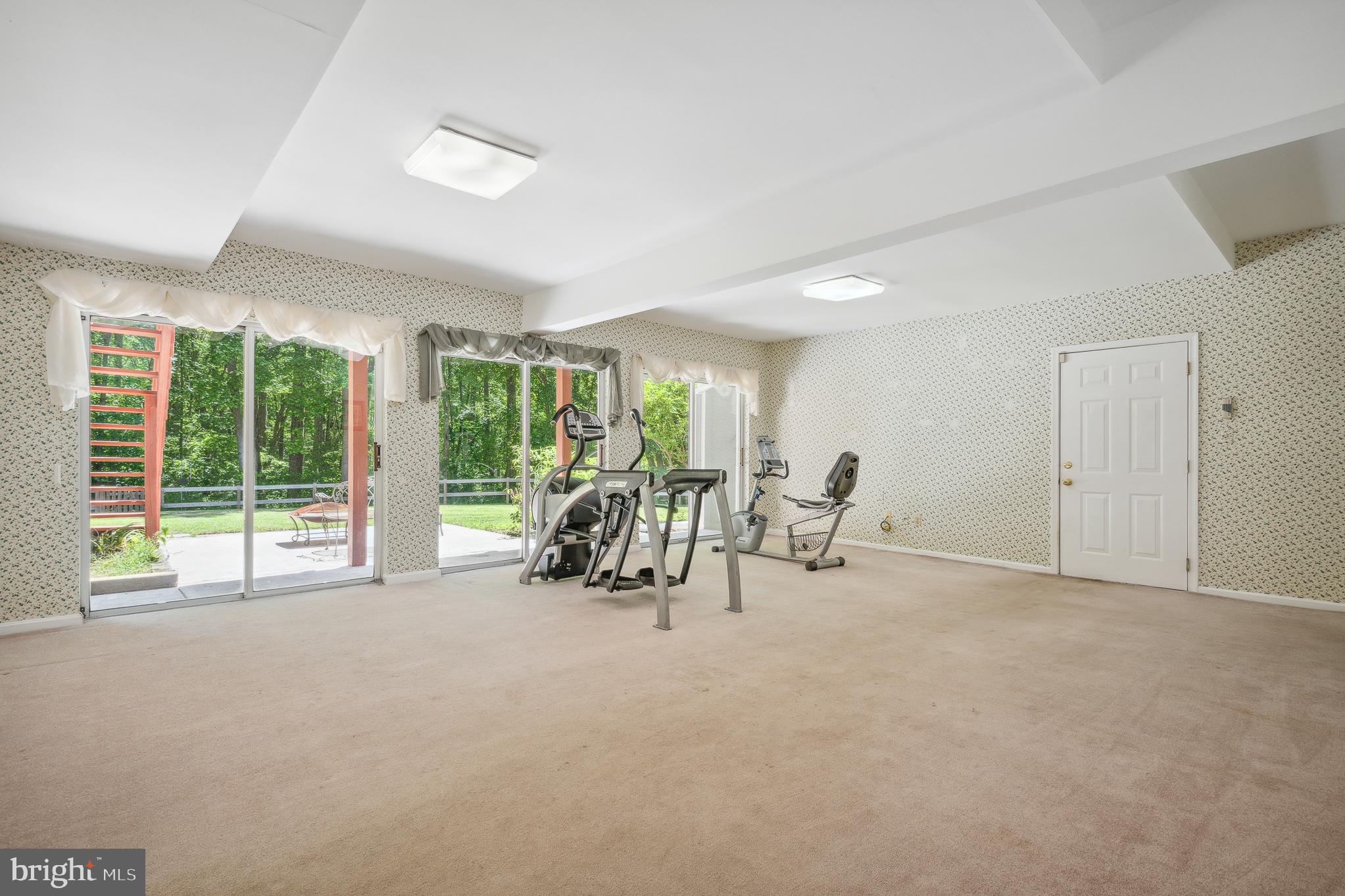 QUEEN ANNE ESTATES - Residential