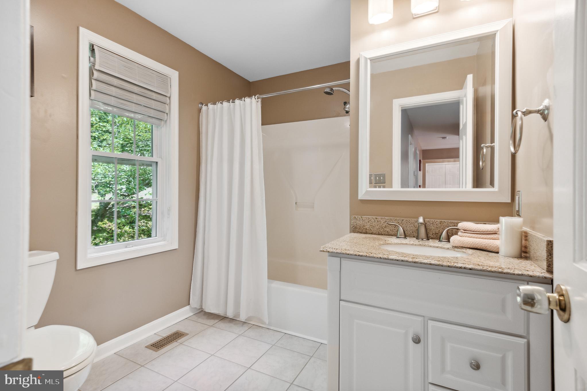 QUEEN ANNE ESTATES - Residential