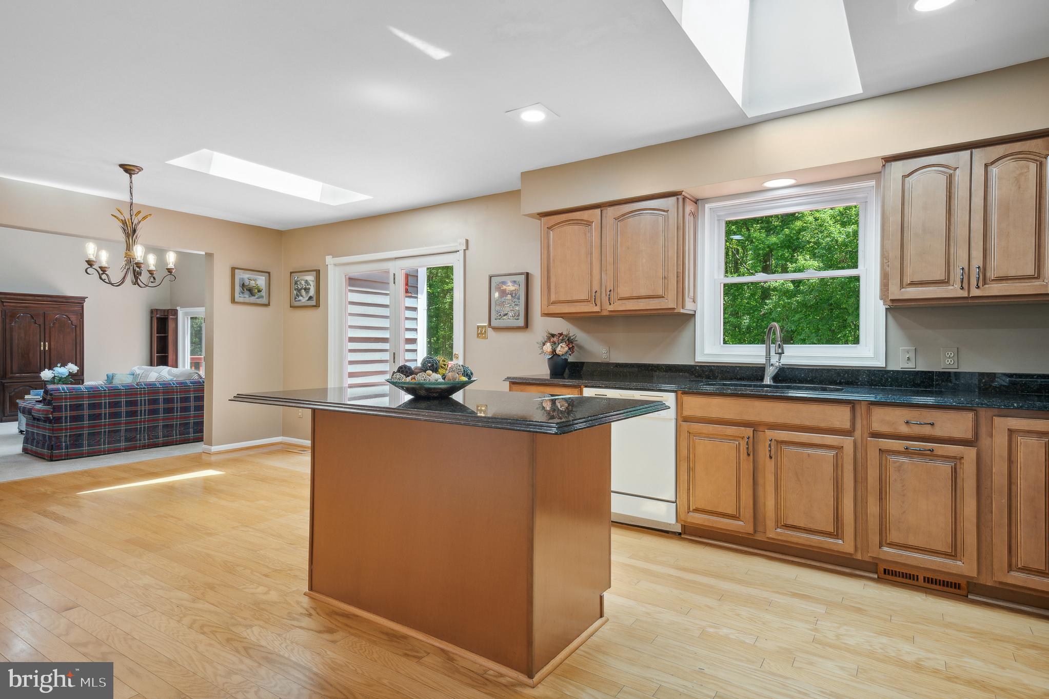 QUEEN ANNE ESTATES - Residential