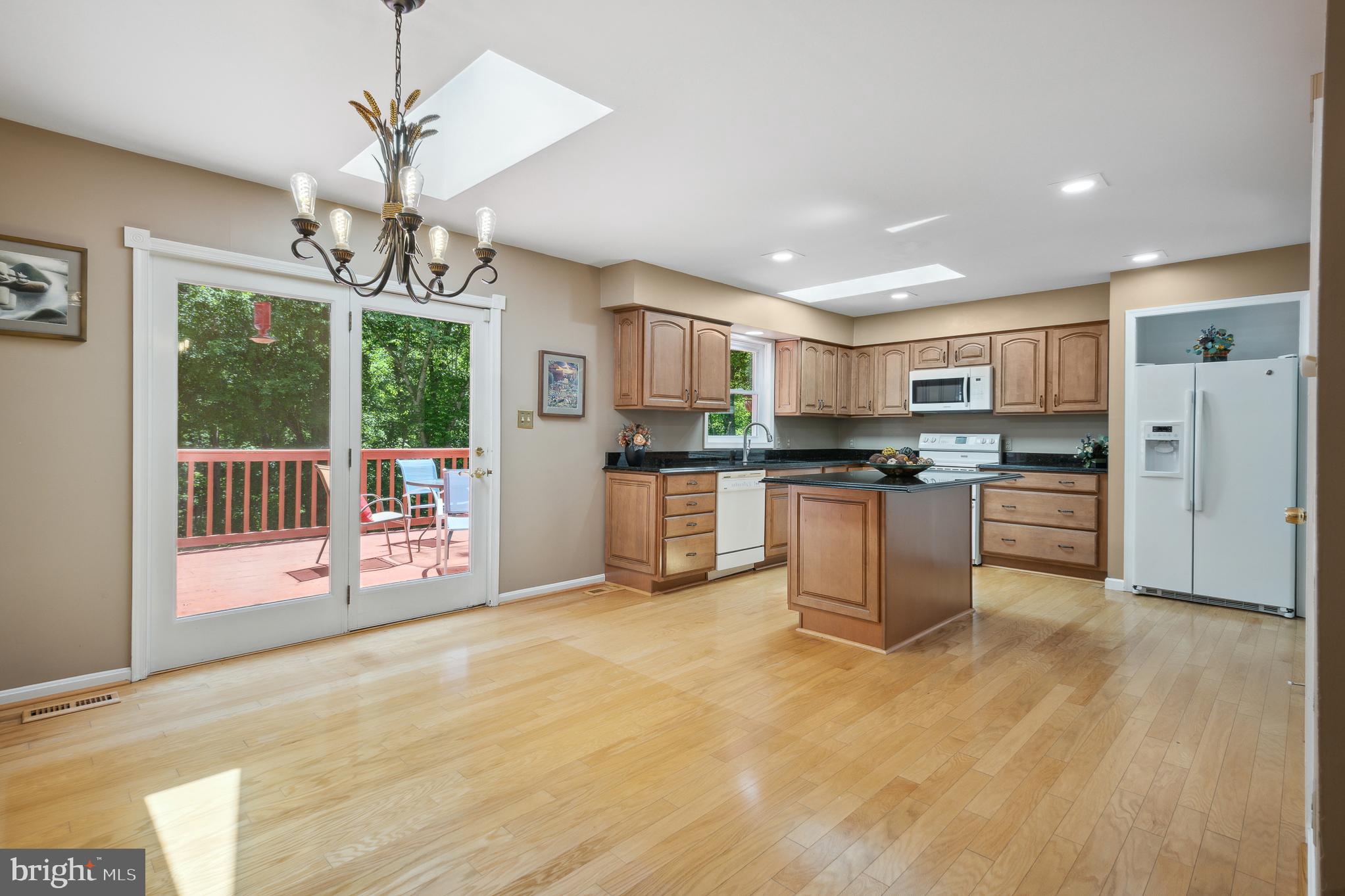 QUEEN ANNE ESTATES - Residential