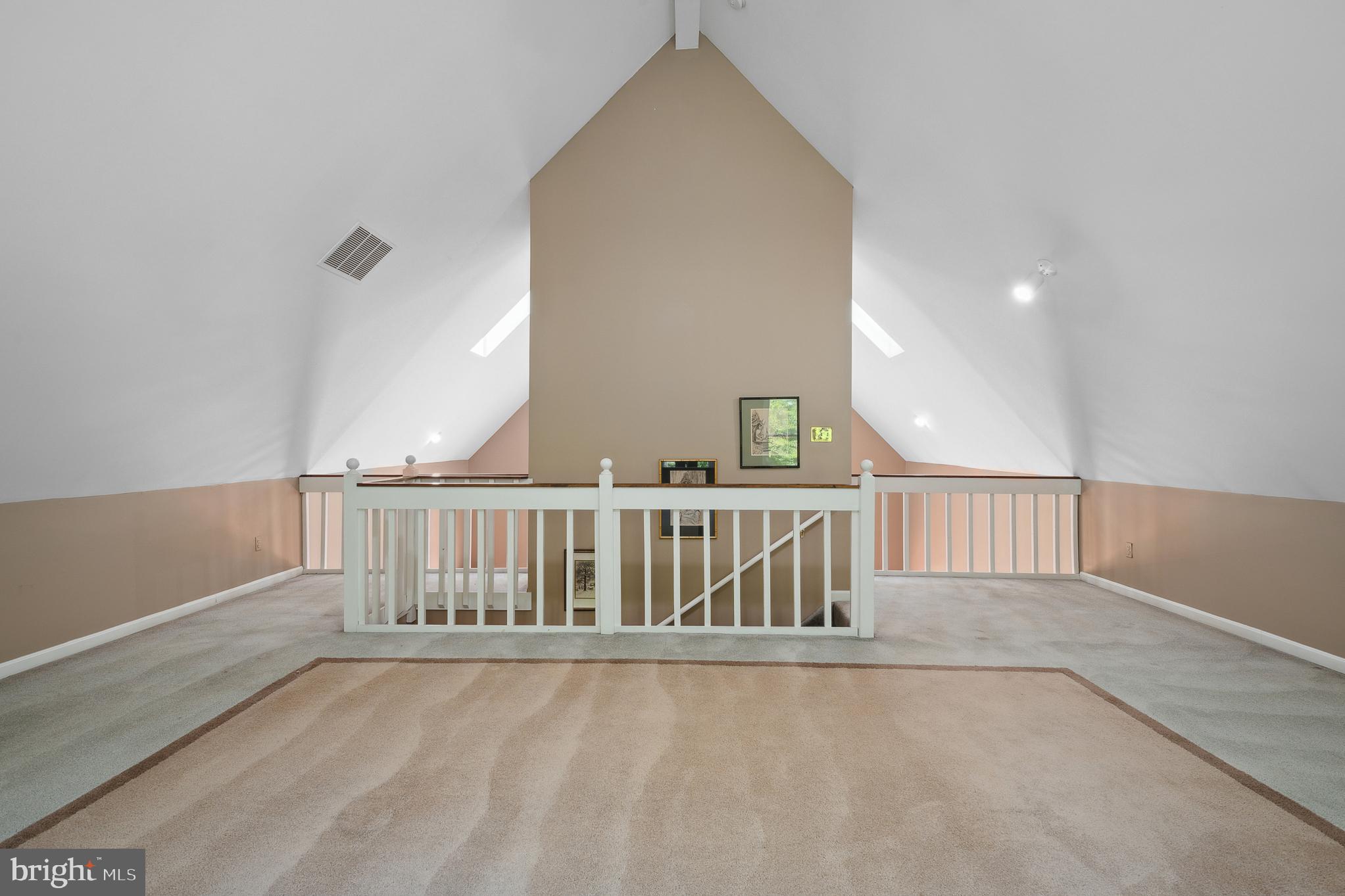 QUEEN ANNE ESTATES - Residential