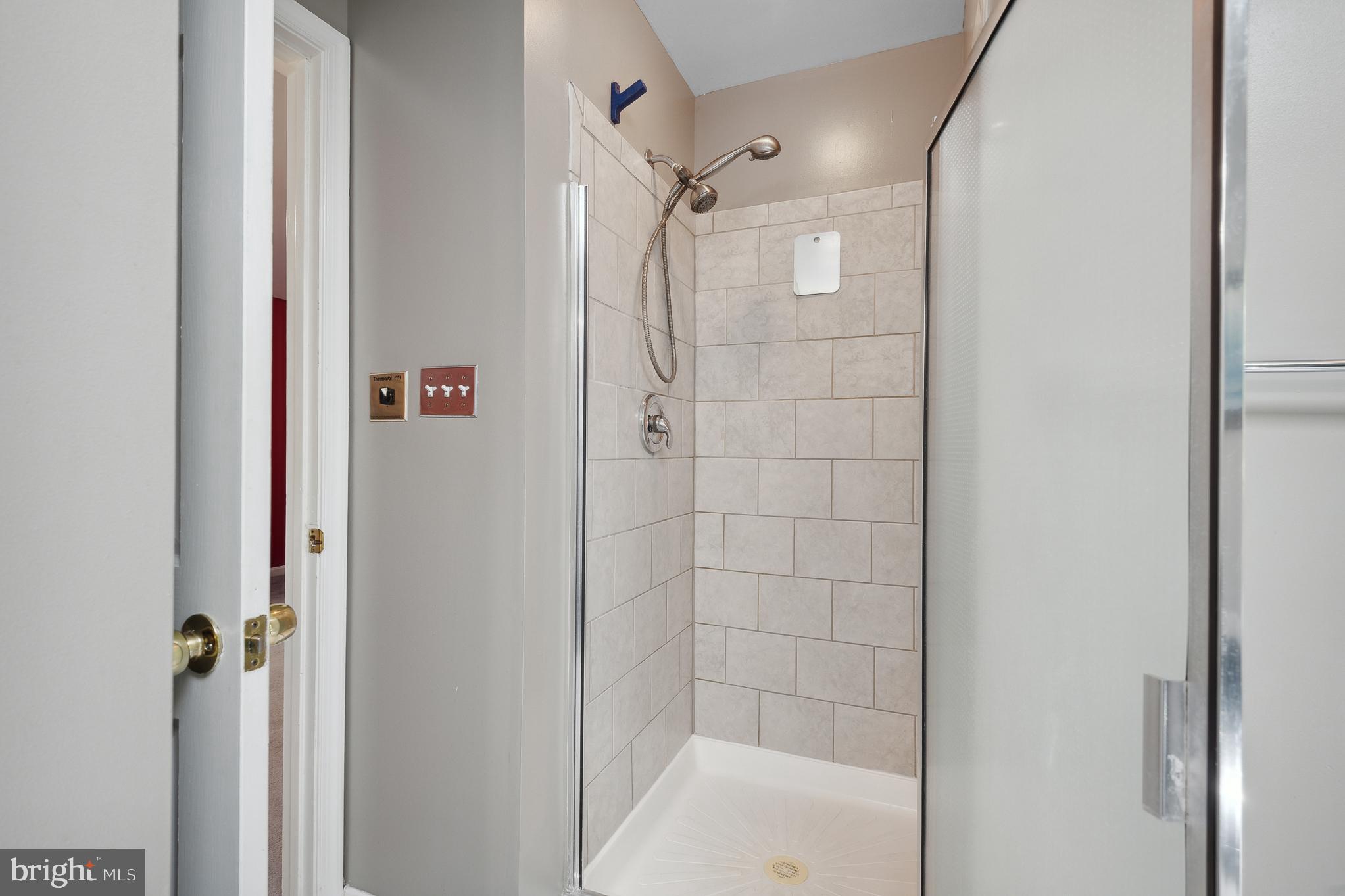 QUEEN ANNE ESTATES - Residential