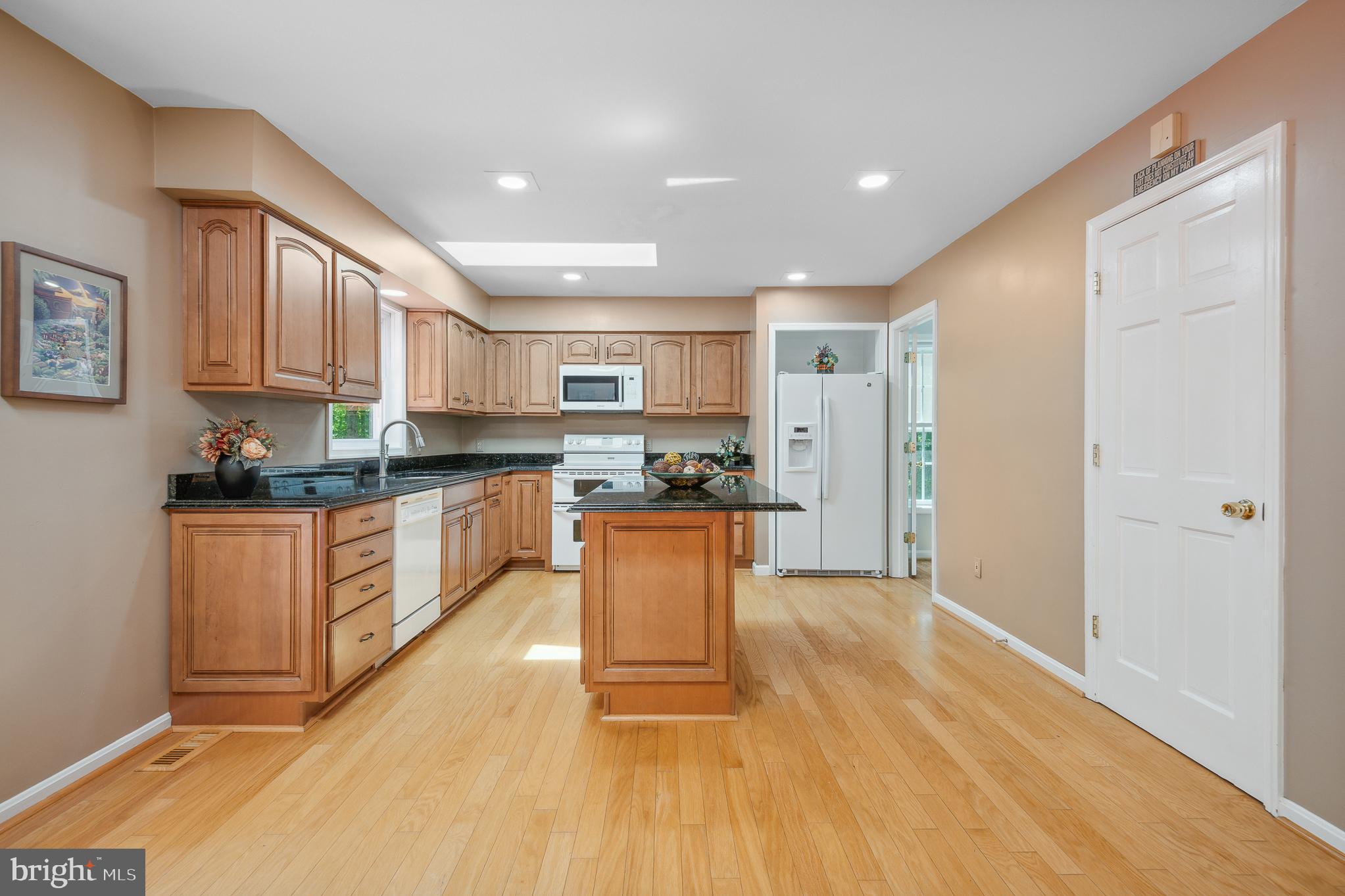 QUEEN ANNE ESTATES - Residential