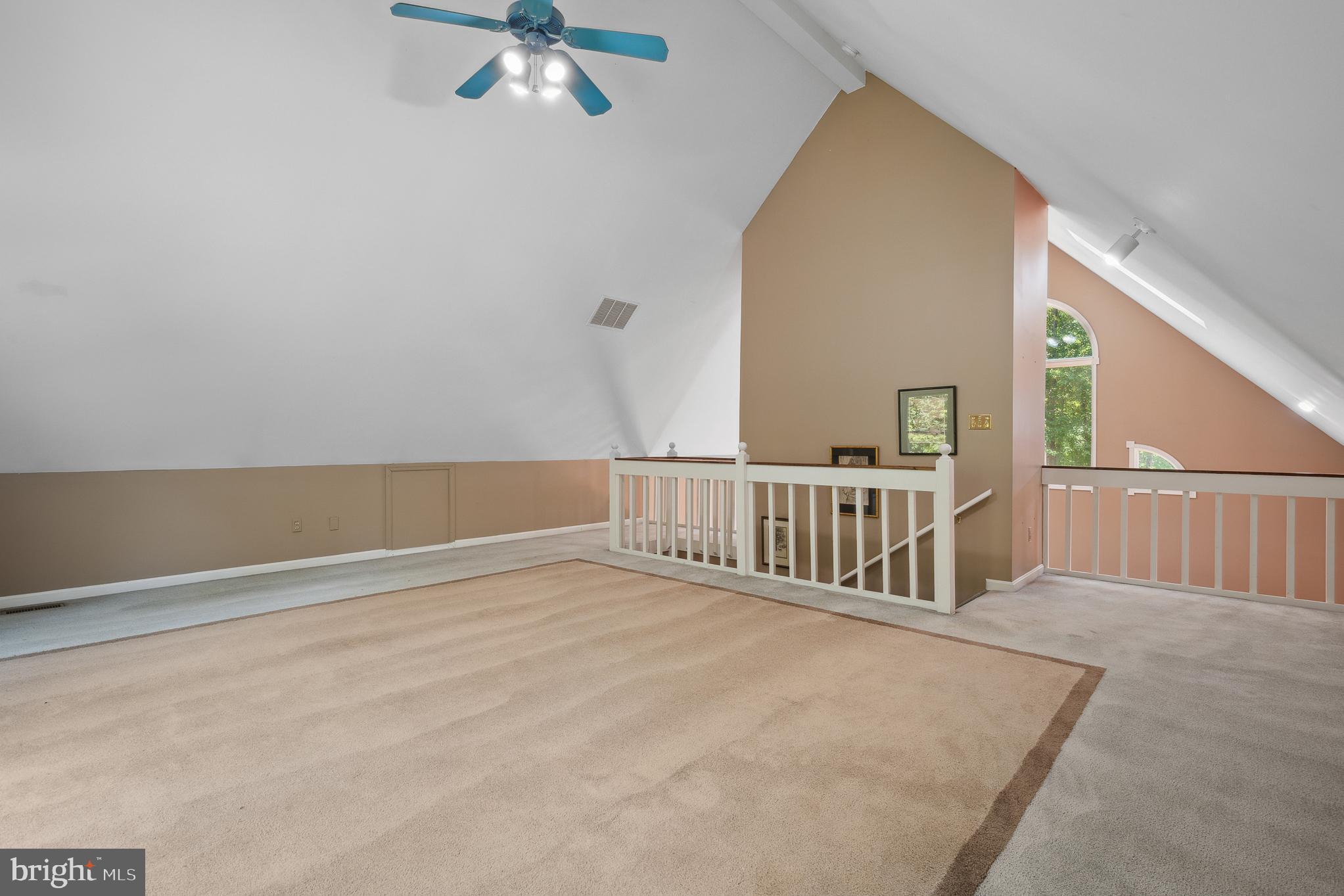 QUEEN ANNE ESTATES - Residential