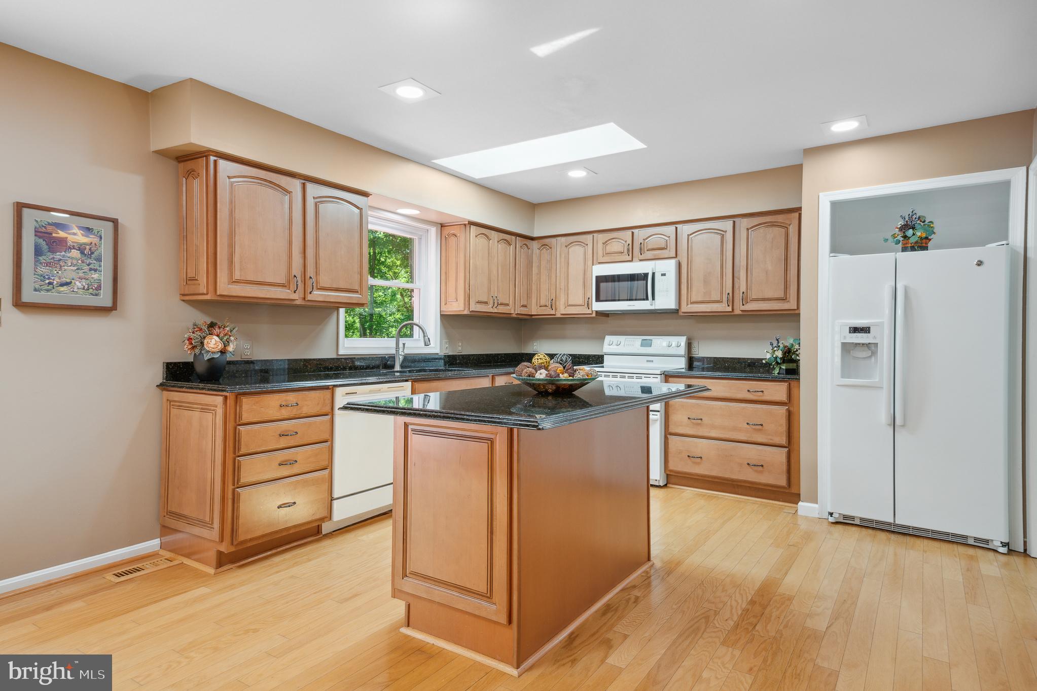 QUEEN ANNE ESTATES - Residential