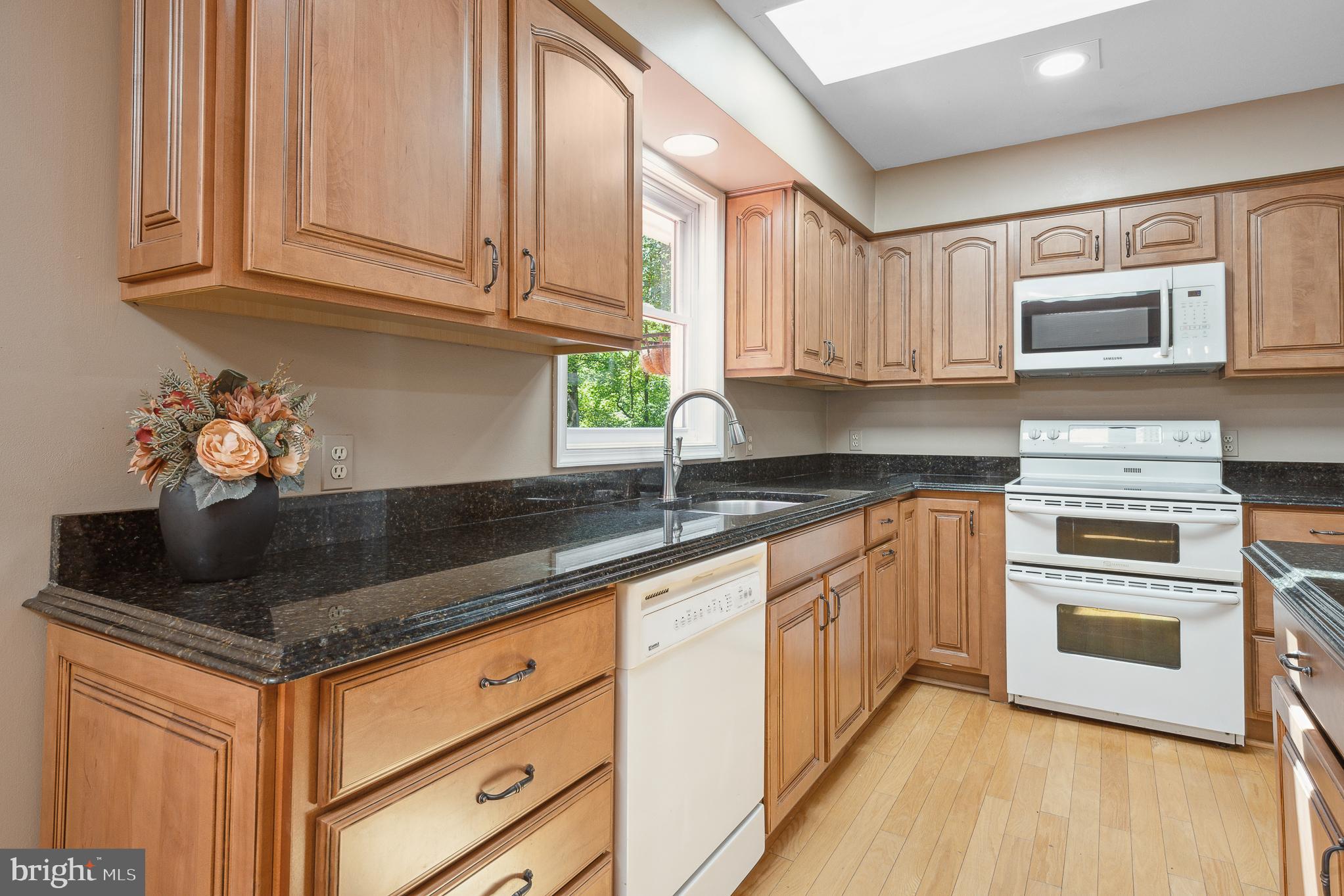 QUEEN ANNE ESTATES - Residential