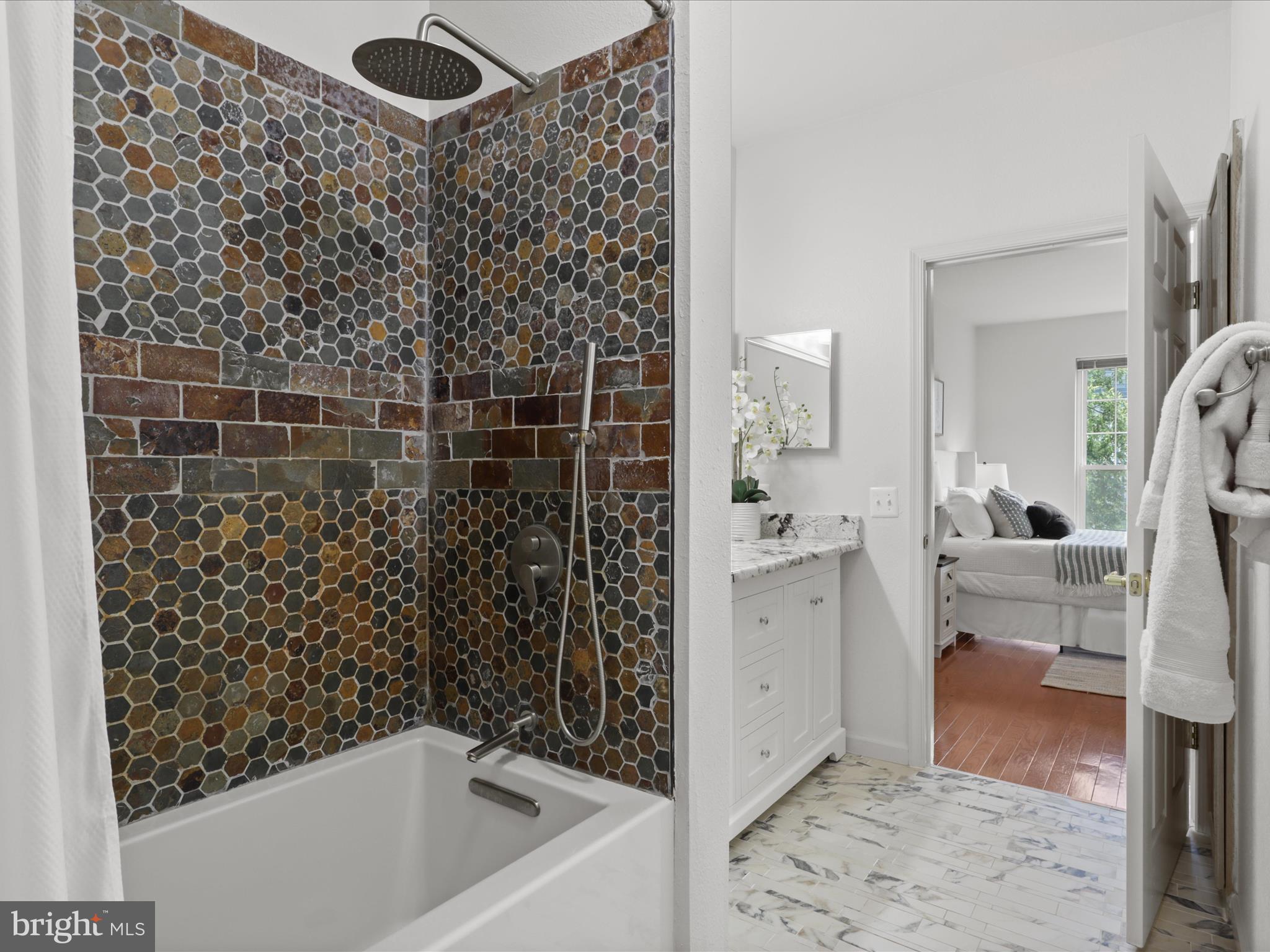 GATES OF MCLEAN - Residential