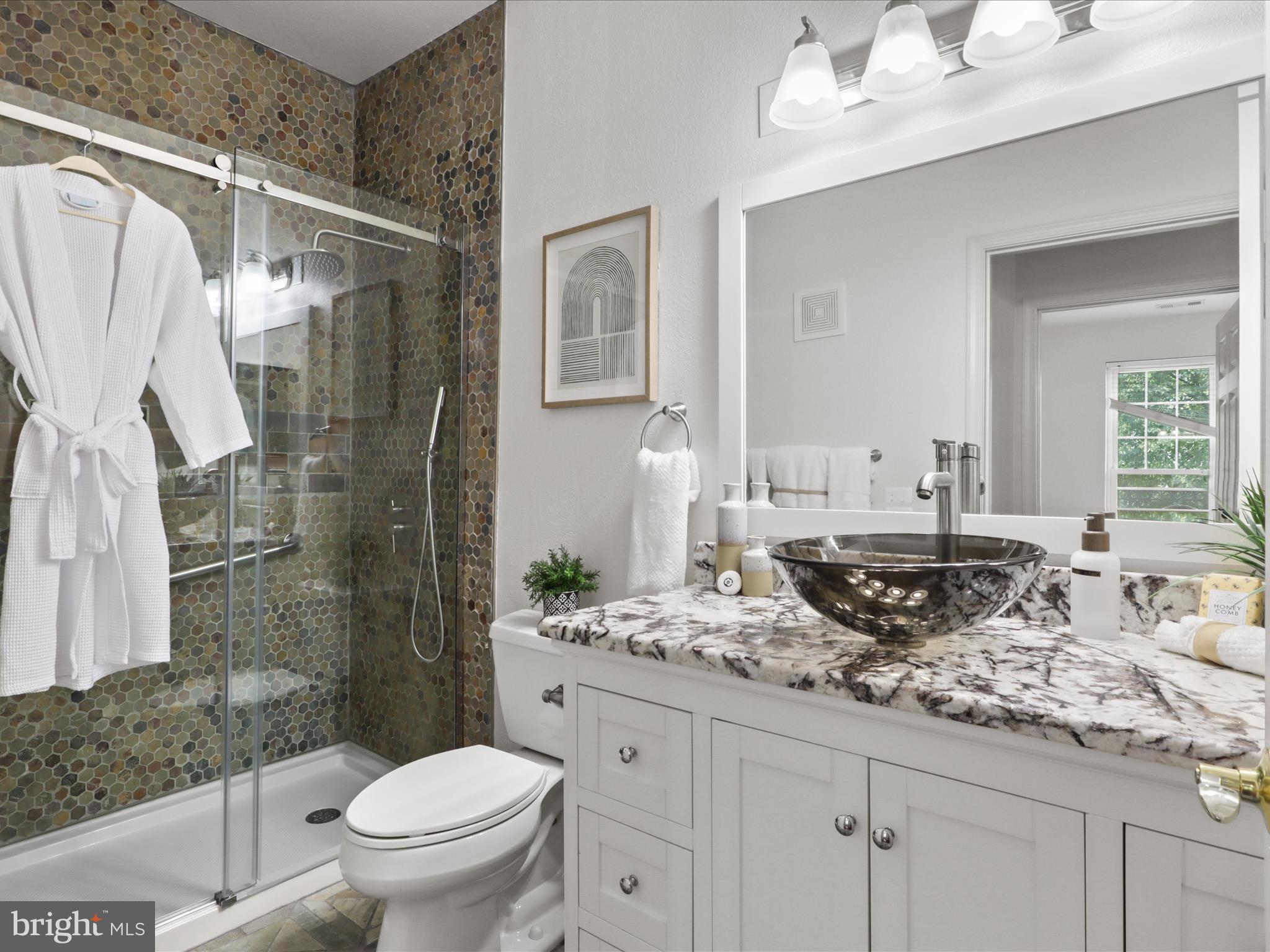 GATES OF MCLEAN - Residential