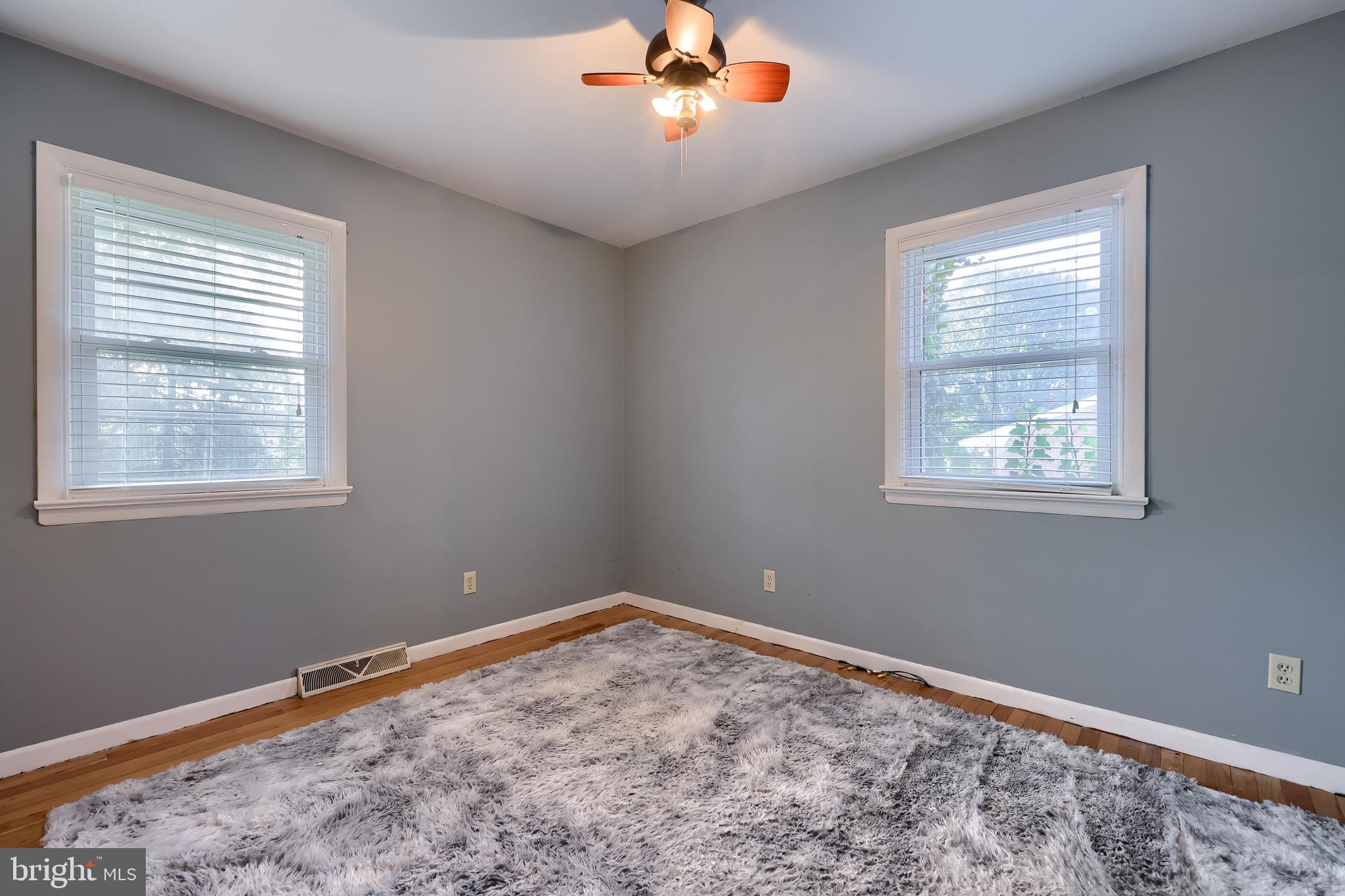 QUAKER HILLS - Residential