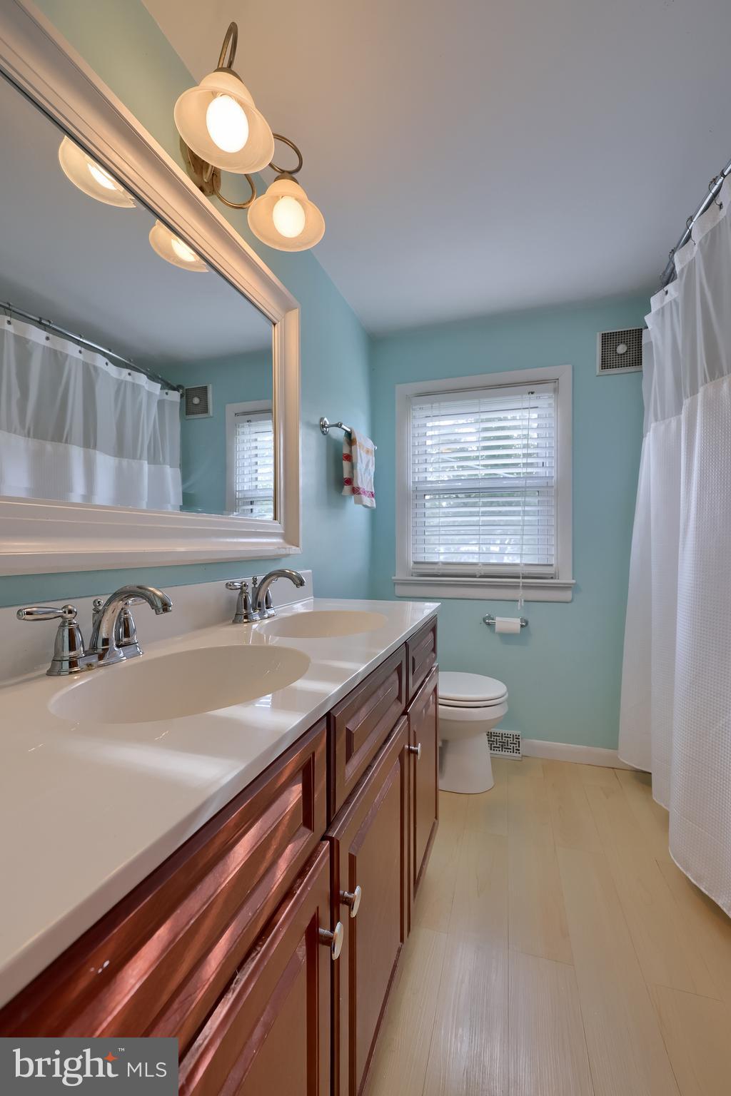 QUAKER HILLS - Residential