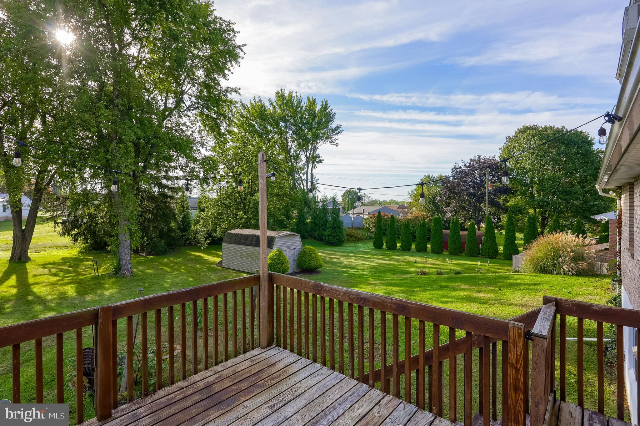 QUAKER HILLS - Residential