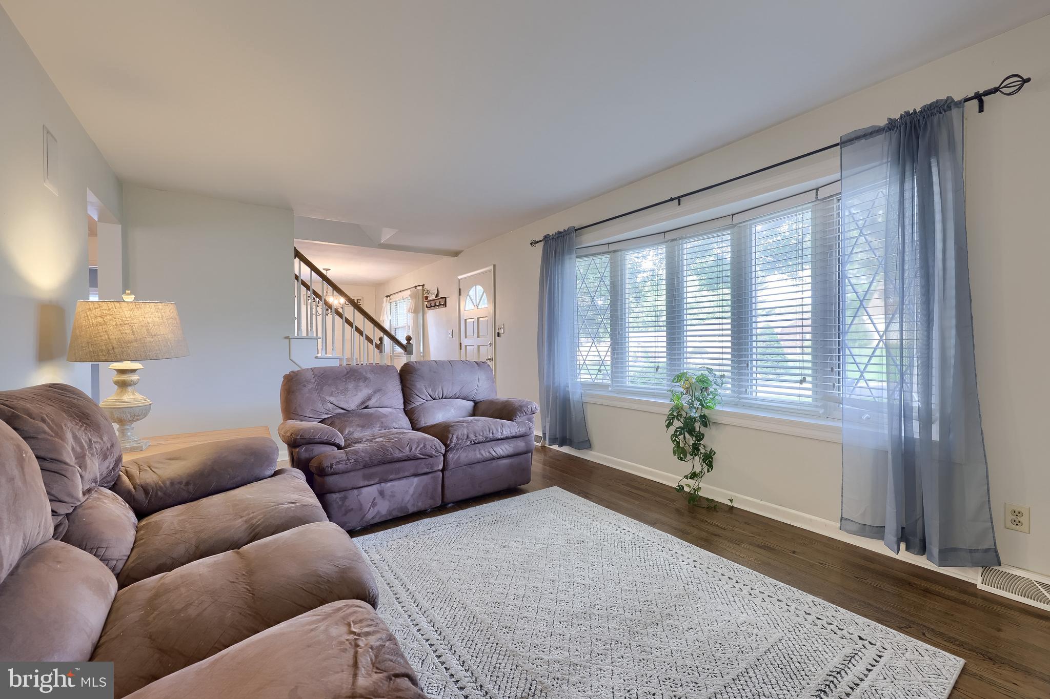 QUAKER HILLS - Residential