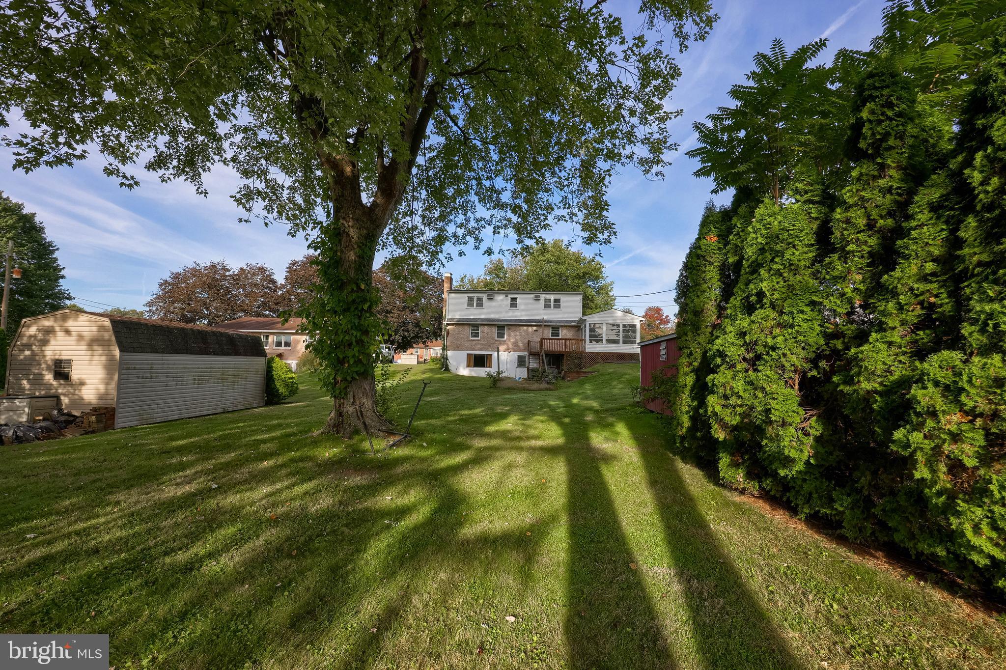 QUAKER HILLS - Residential