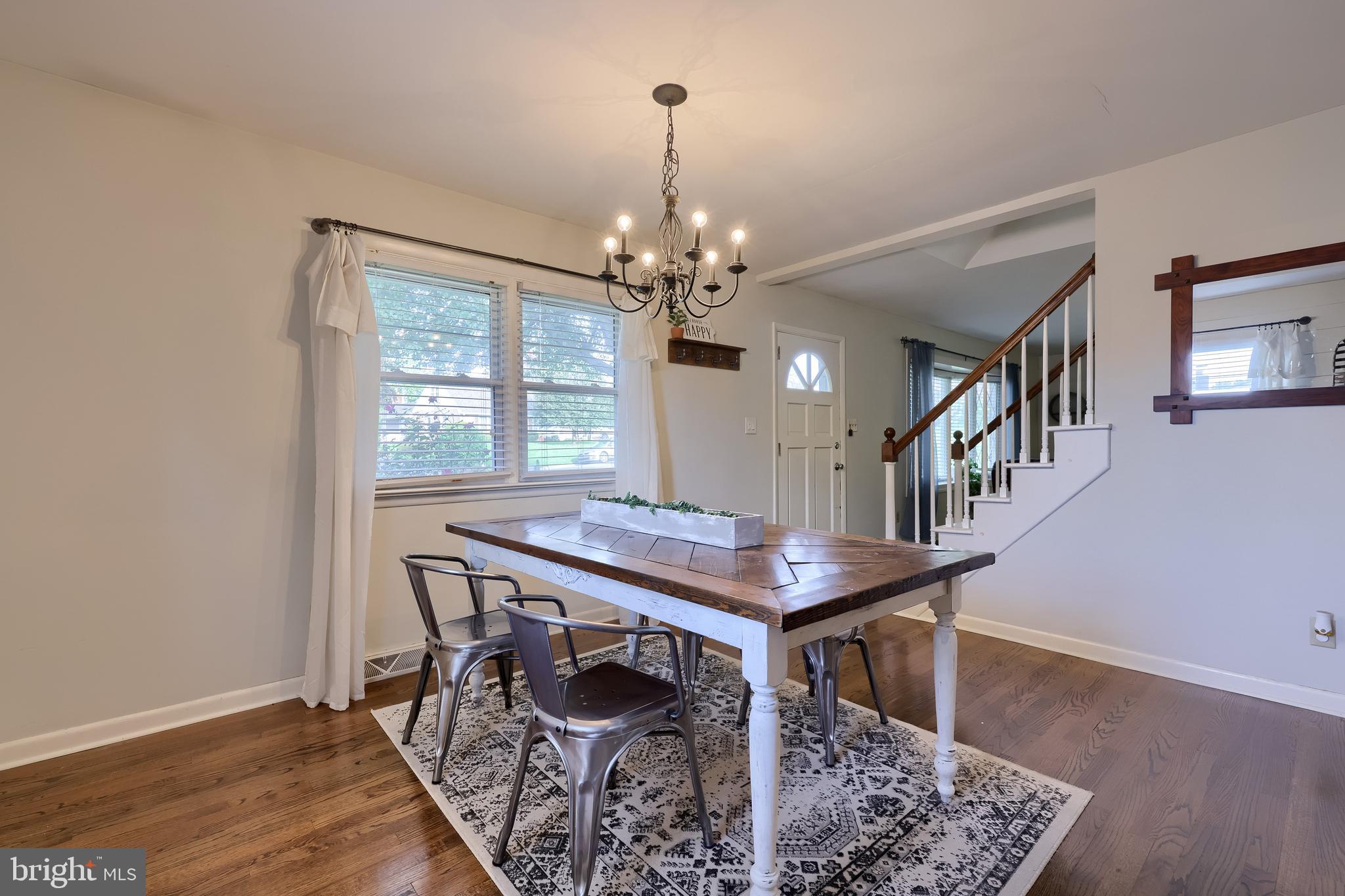 QUAKER HILLS - Residential