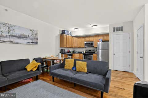 Condo For Rent - 4011 Baring Street #5<br/> PHILADELPHIA, PA 19104